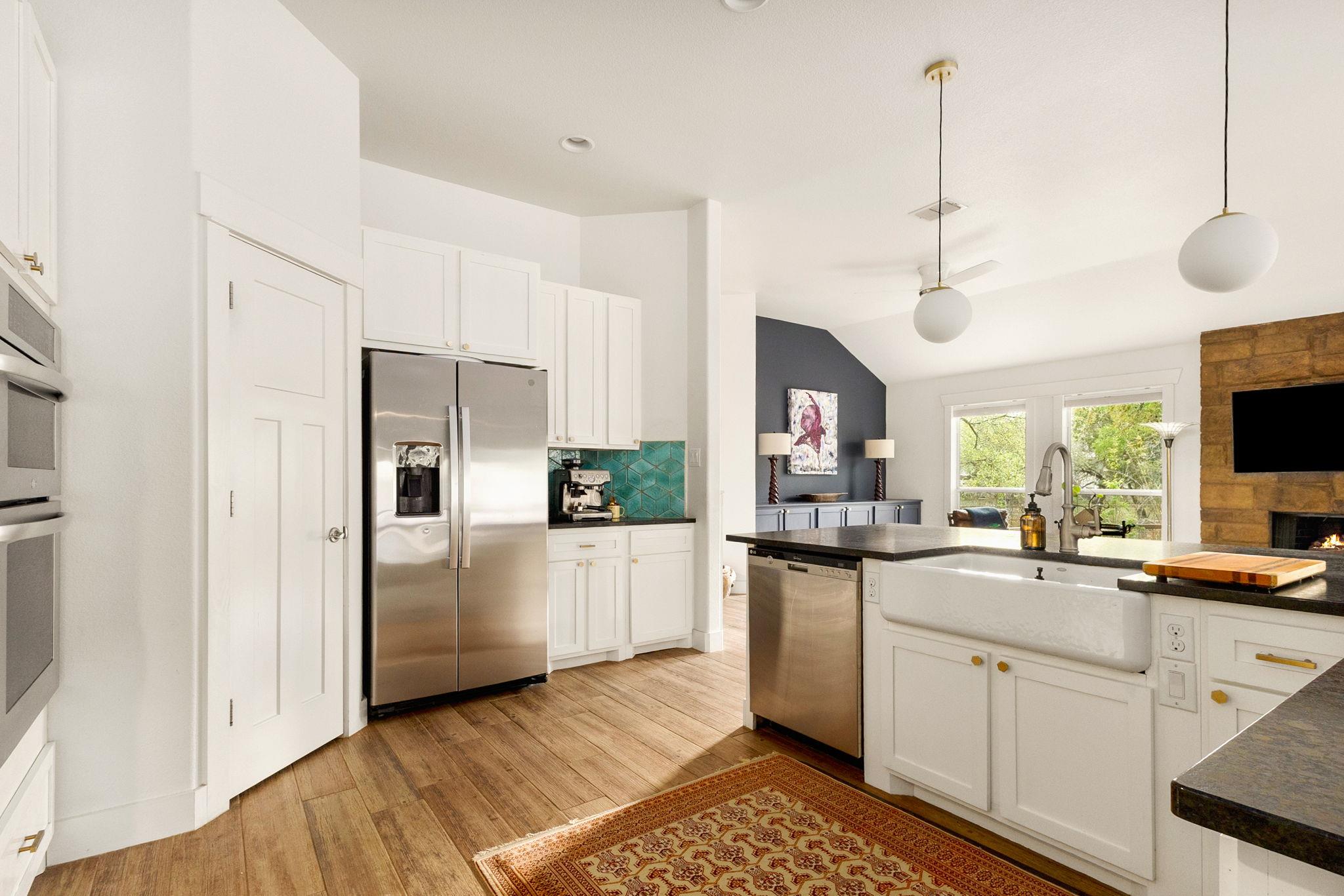 2 Crooked Arrow Ct, Wimberley, TX 78676