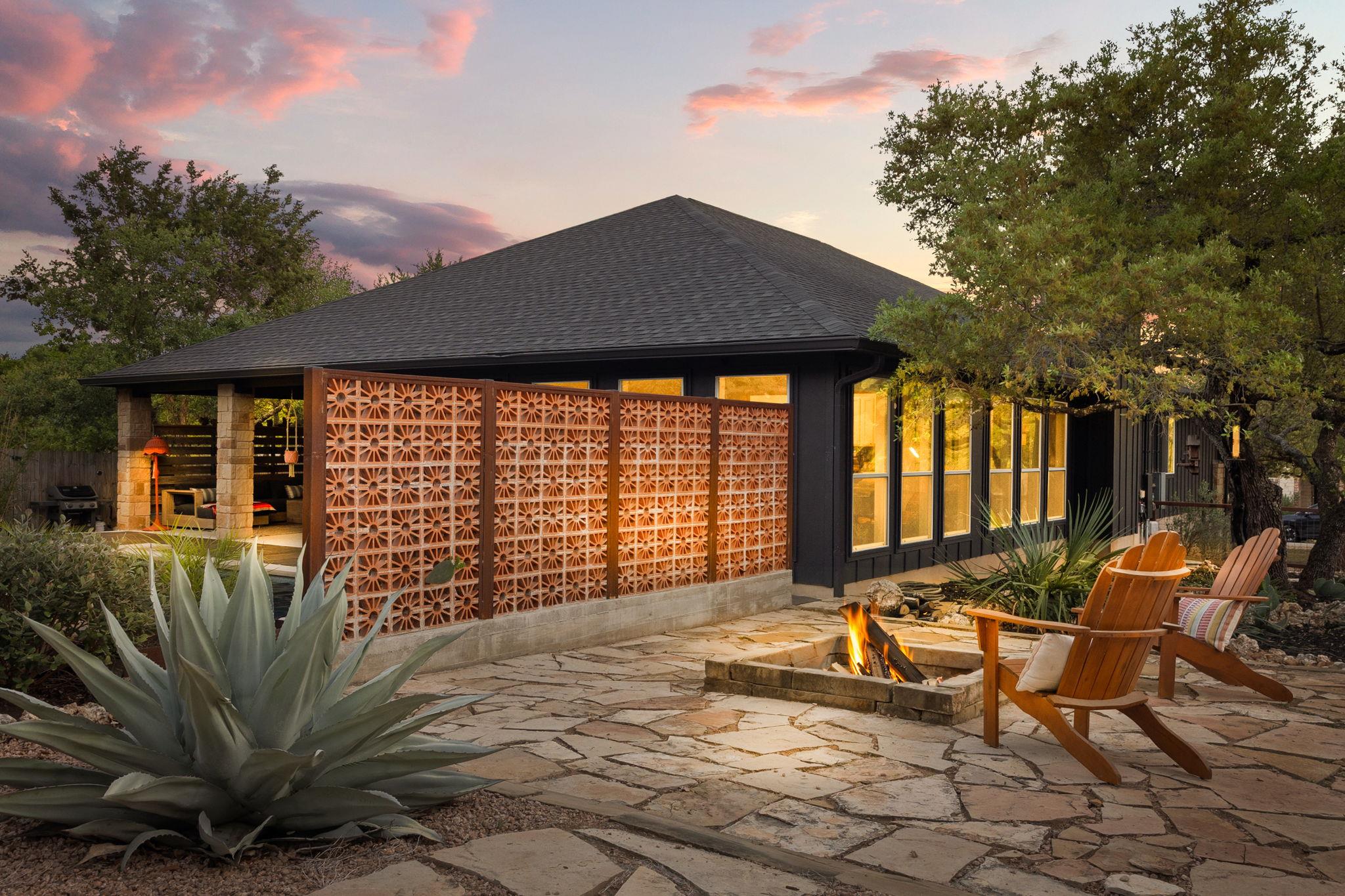 2 Crooked Arrow Ct, Wimberley, TX 78676