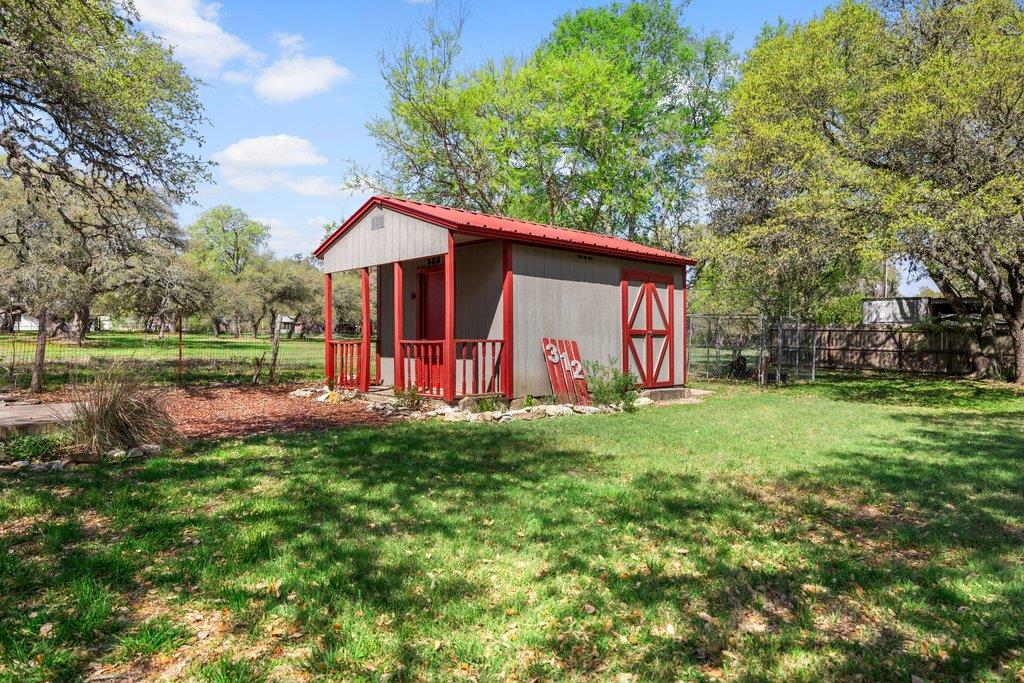 312 Gerald Dr, Blanco, TX 78606