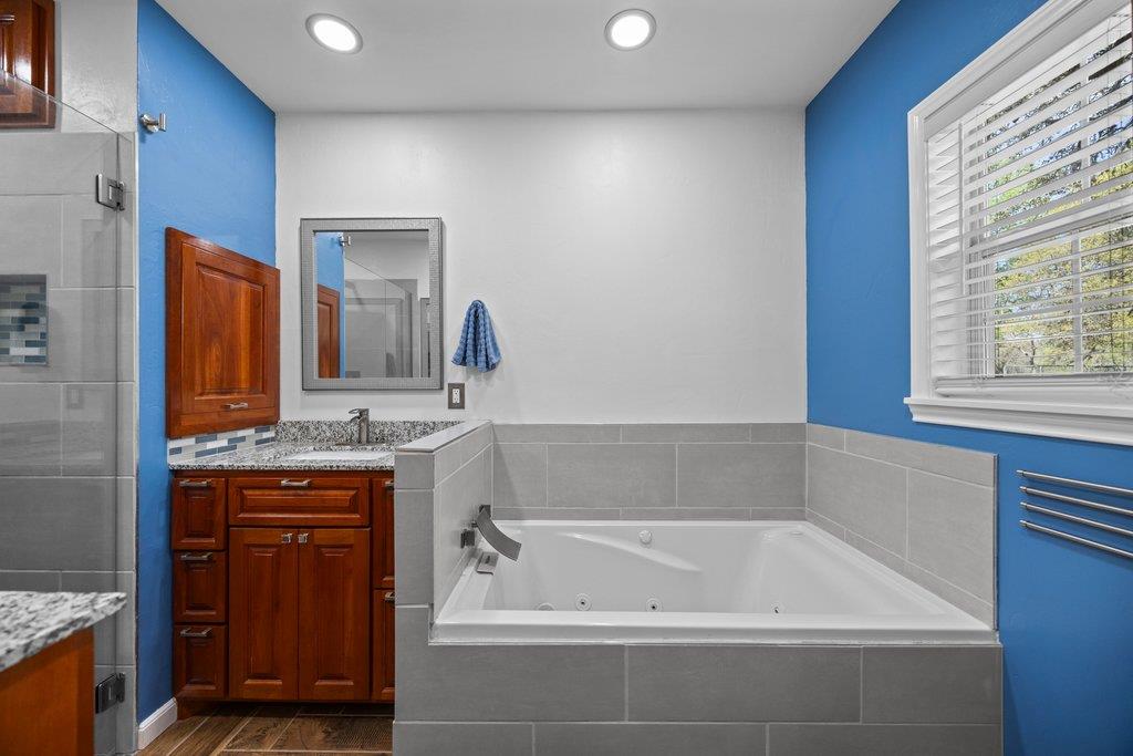 312 Gerald Dr, Blanco, TX 78606