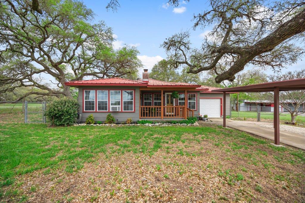 312 Gerald Dr, Blanco, TX 78606