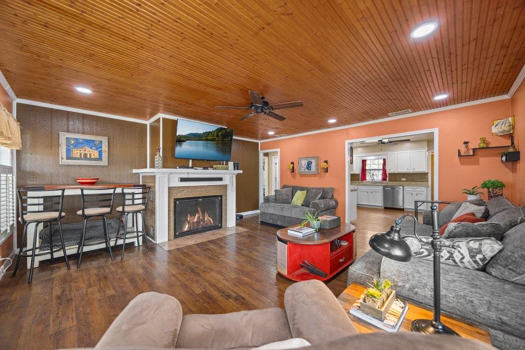 312 Gerald Dr, Blanco, TX 78606