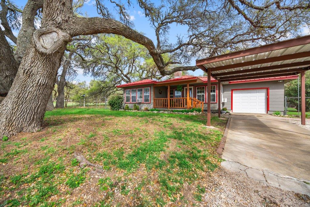 312 Gerald Dr, Blanco, TX 78606