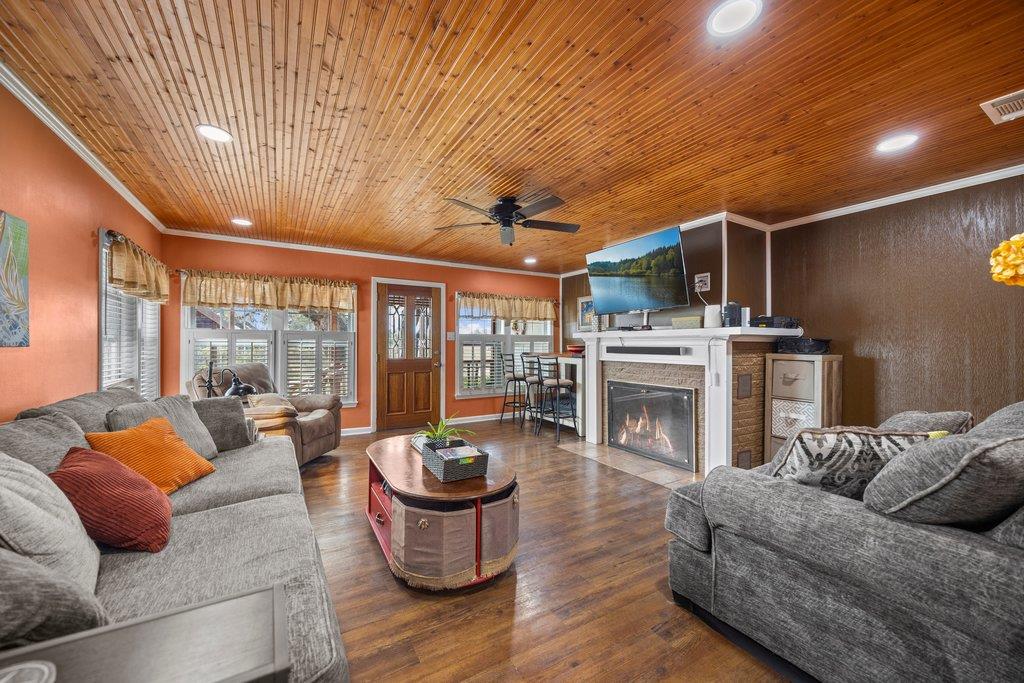 312 Gerald Dr, Blanco, TX 78606