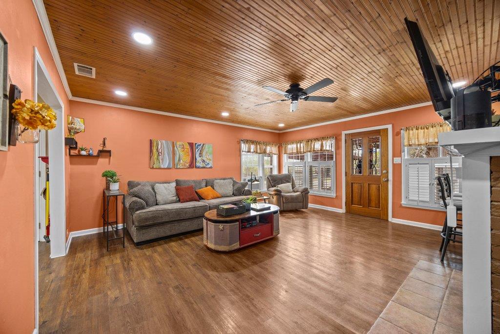 312 Gerald Dr, Blanco, TX 78606