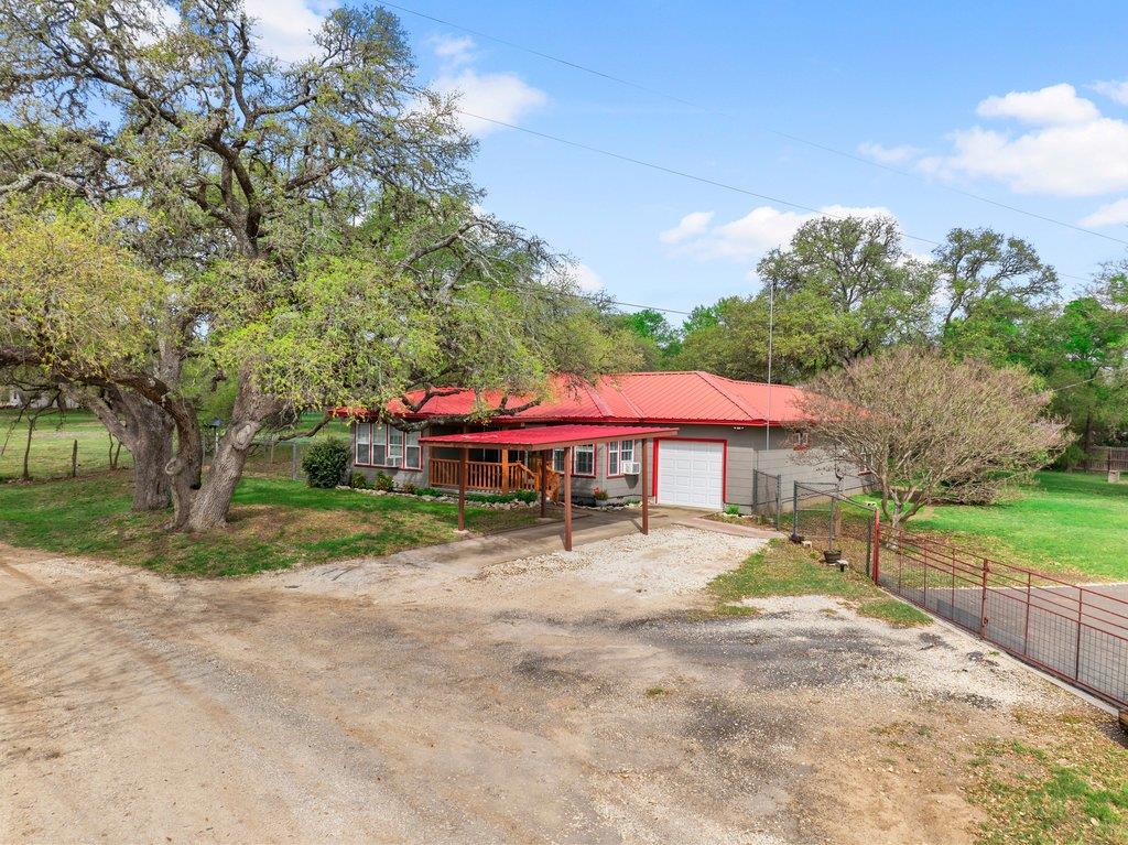 312 Gerald Dr, Blanco, TX 78606