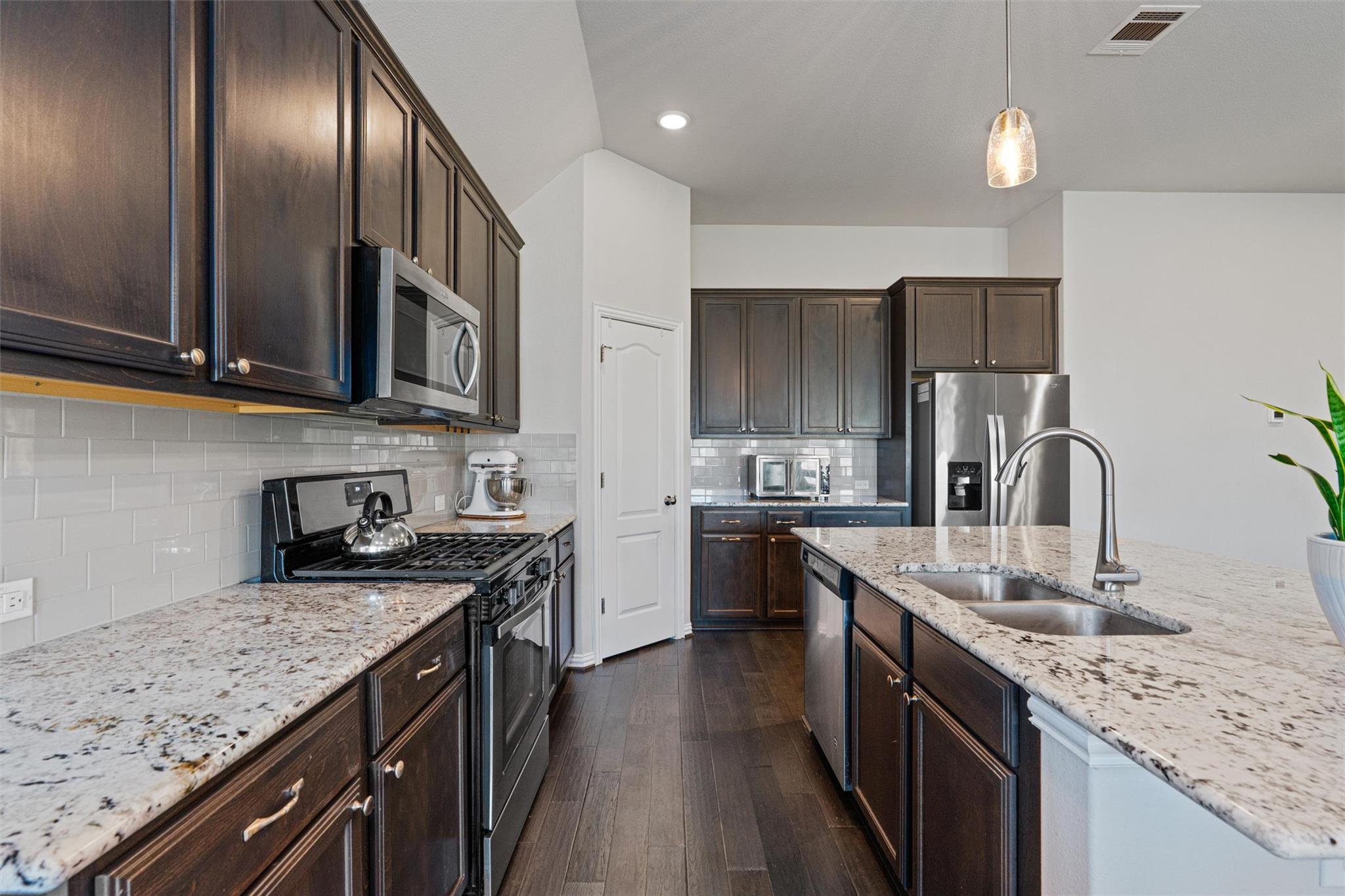 417 Rusk Bluff Ave, Leander, TX 78641