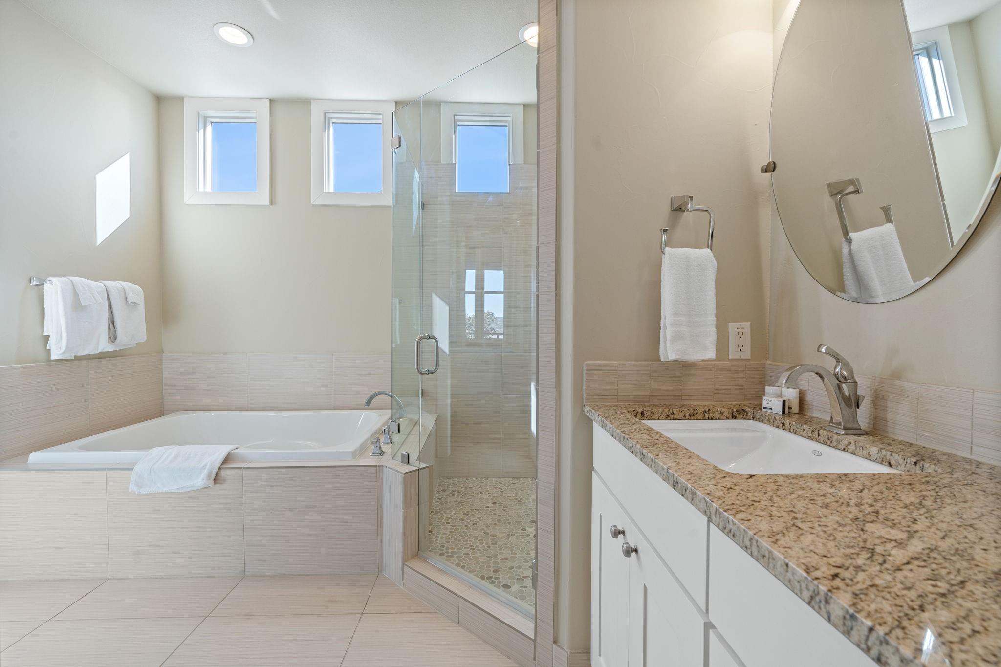 2208 Seabiscuit Cv # 133, Spicewood, TX 78669