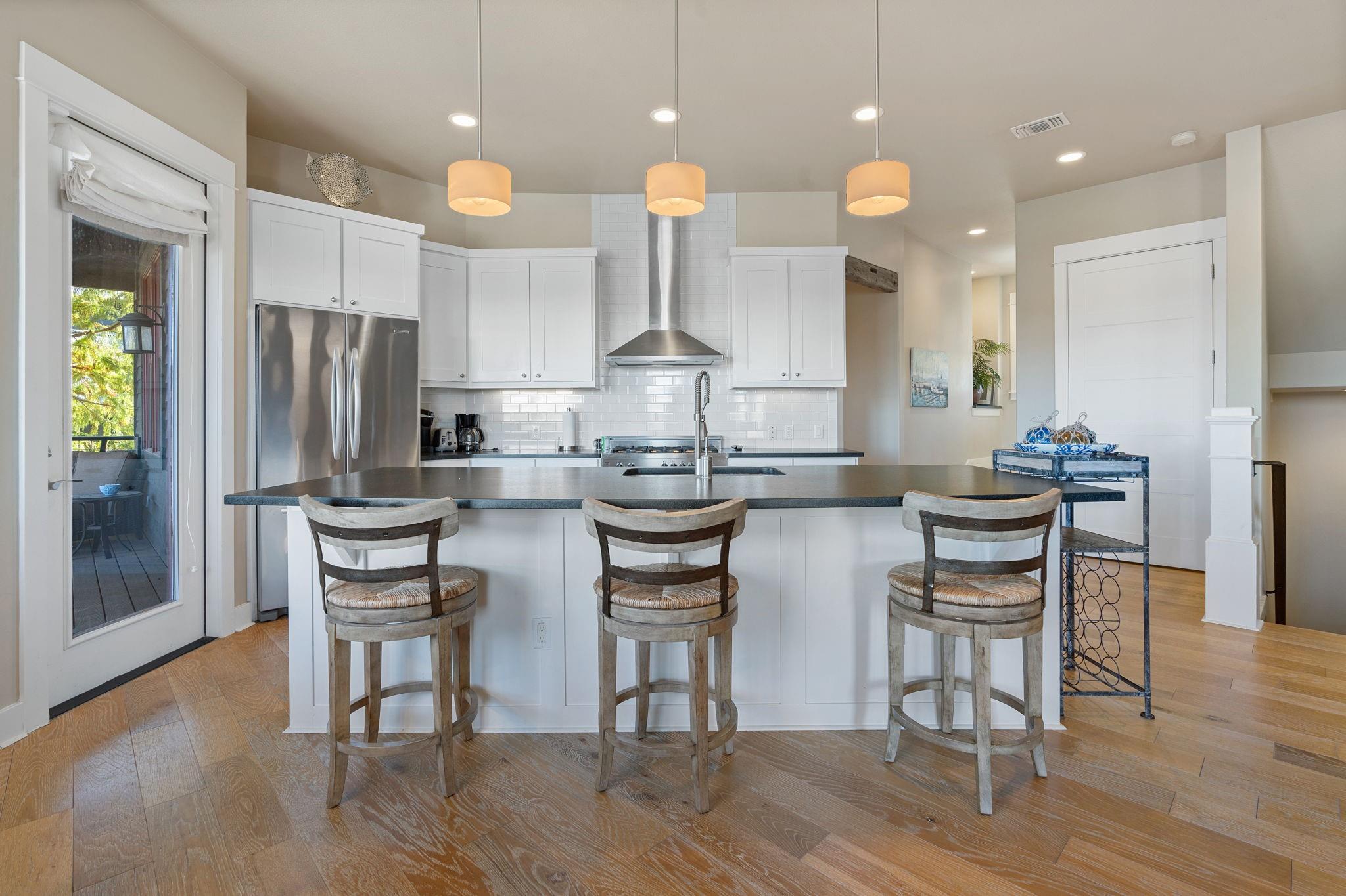 2208 Seabiscuit Cv # 133, Spicewood, TX 78669