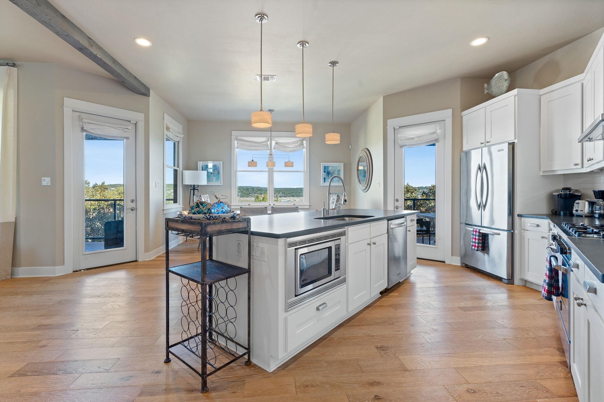 2208 Seabiscuit Cv # 133, Spicewood, TX 78669