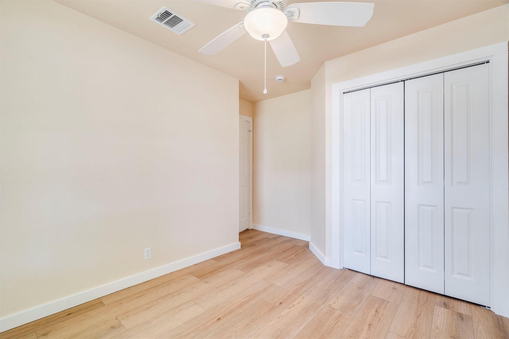 214 Sandhill Dr, Lockhart, TX 78644