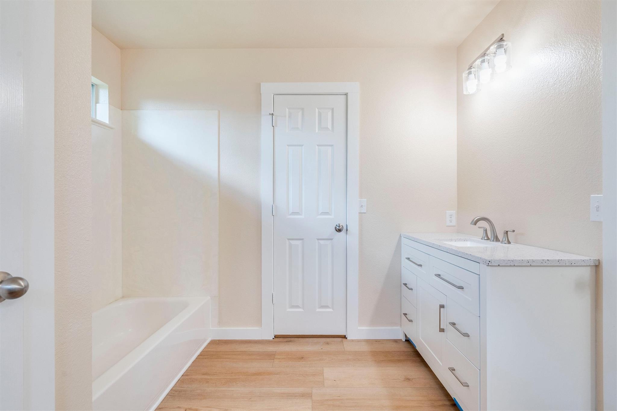 214 Sandhill Dr, Lockhart, TX 78644