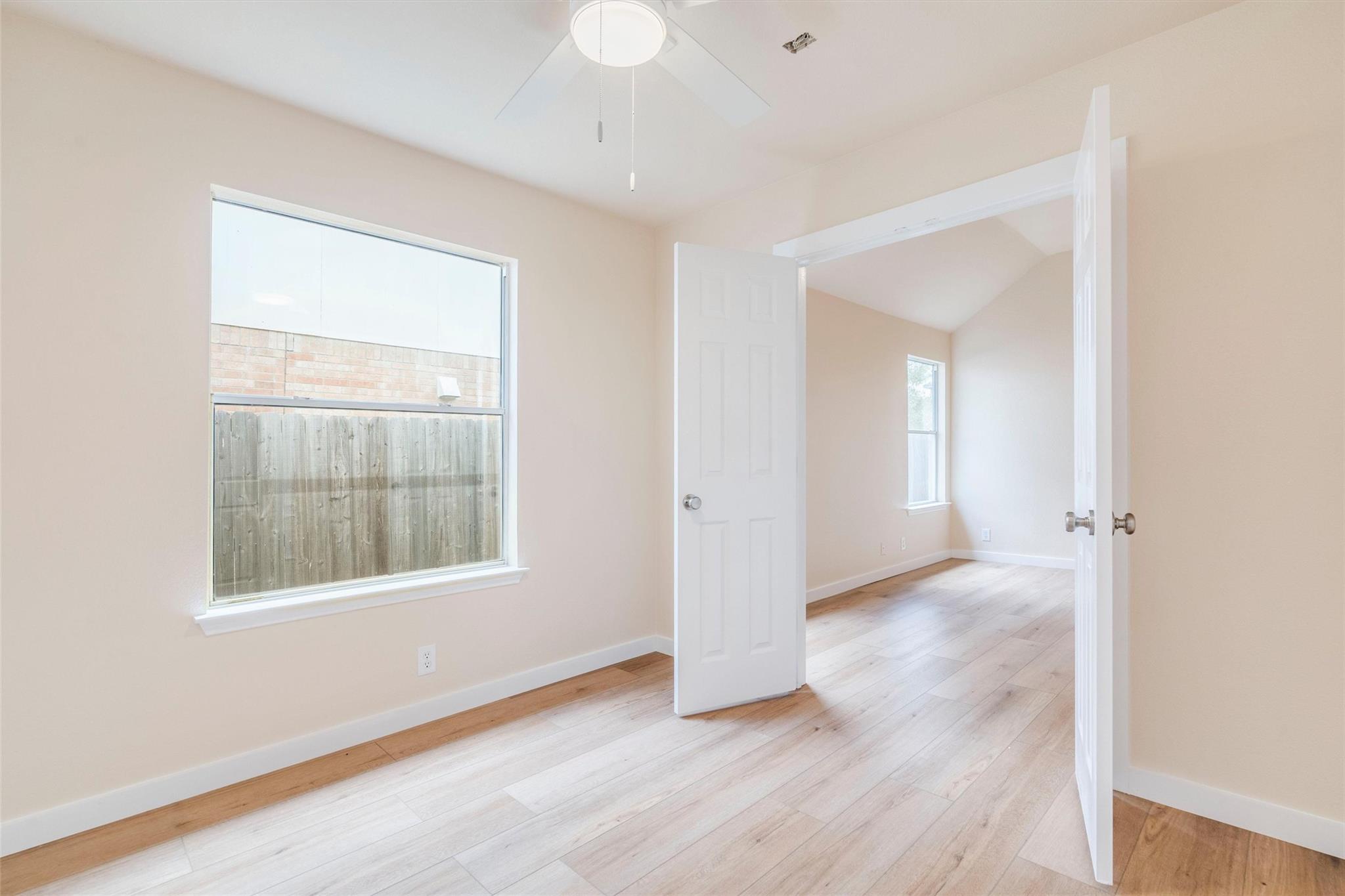 214 Sandhill Dr, Lockhart, TX 78644