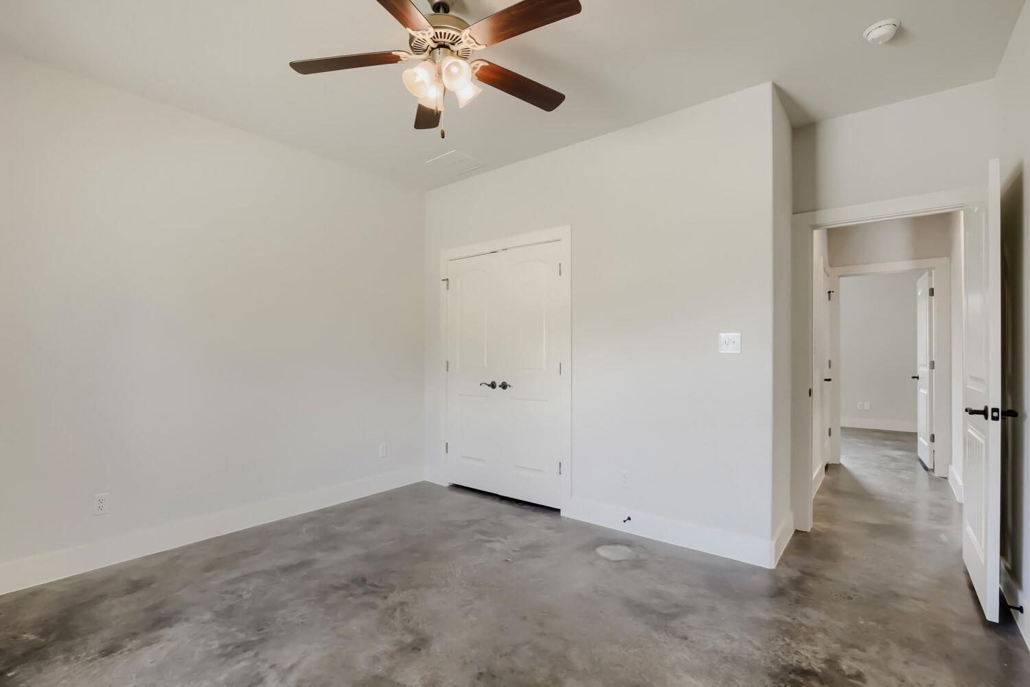 20401 Siesta Shores Dr, Spicewood, TX 78669