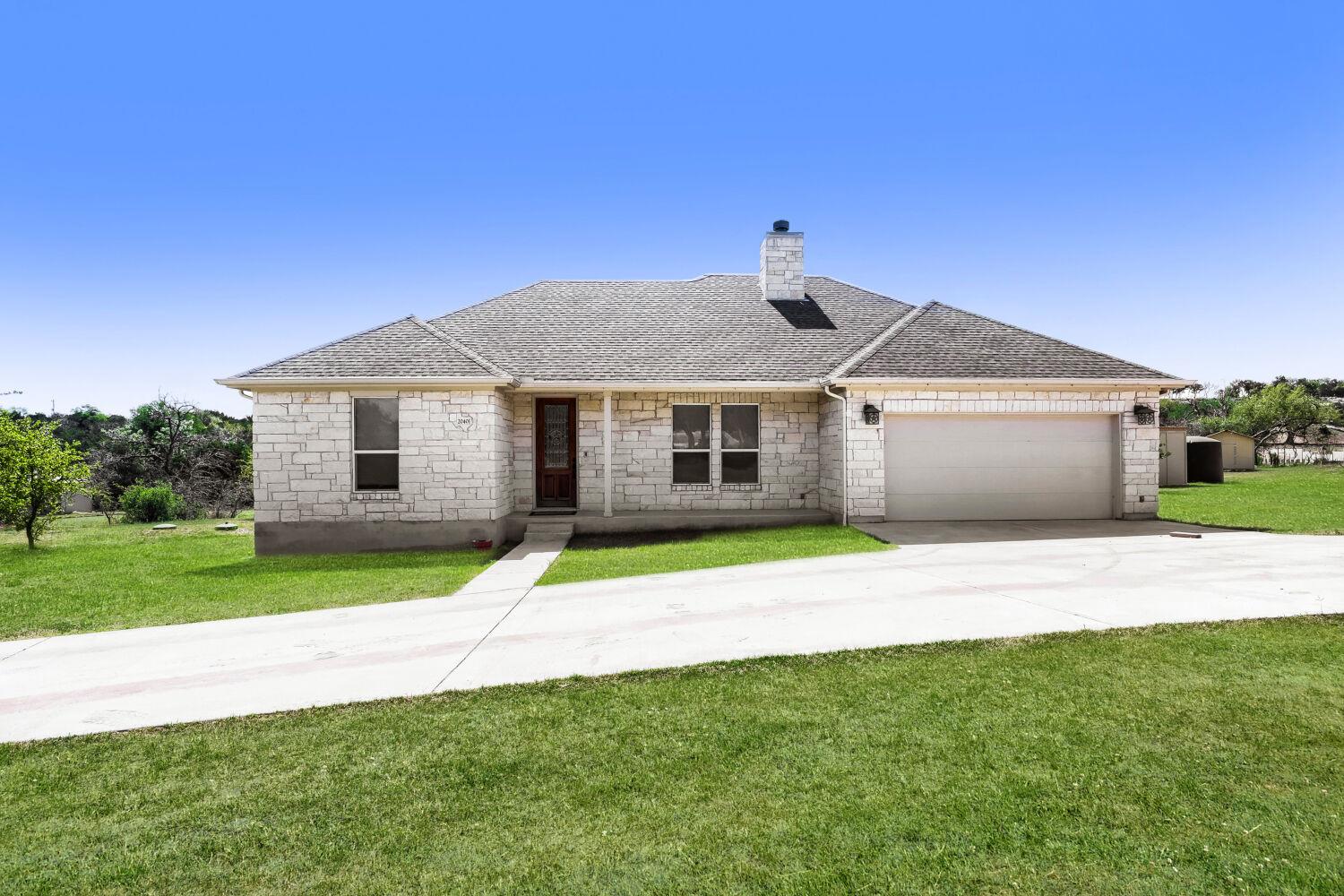 20401 Siesta Shores Dr, Spicewood, TX 78669