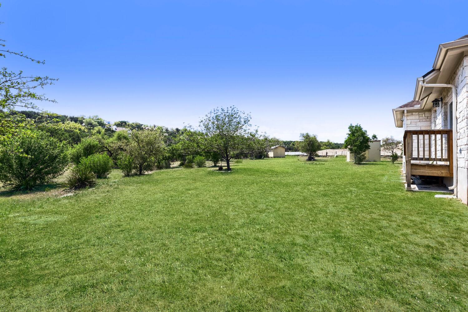 20401 Siesta Shores Dr, Spicewood, TX 78669