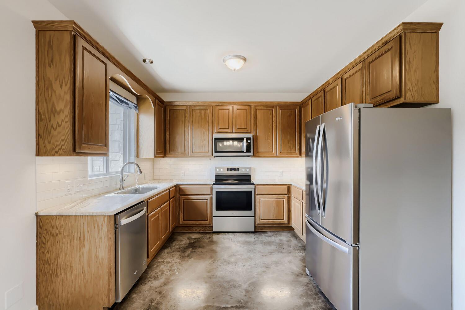 20401 Siesta Shores Dr, Spicewood, TX 78669