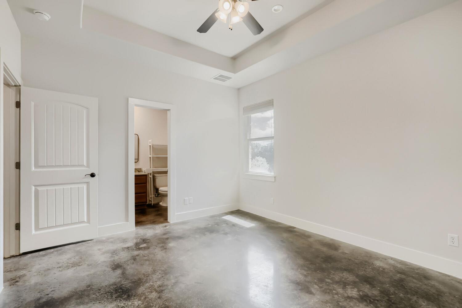 20401 Siesta Shores Dr, Spicewood, TX 78669