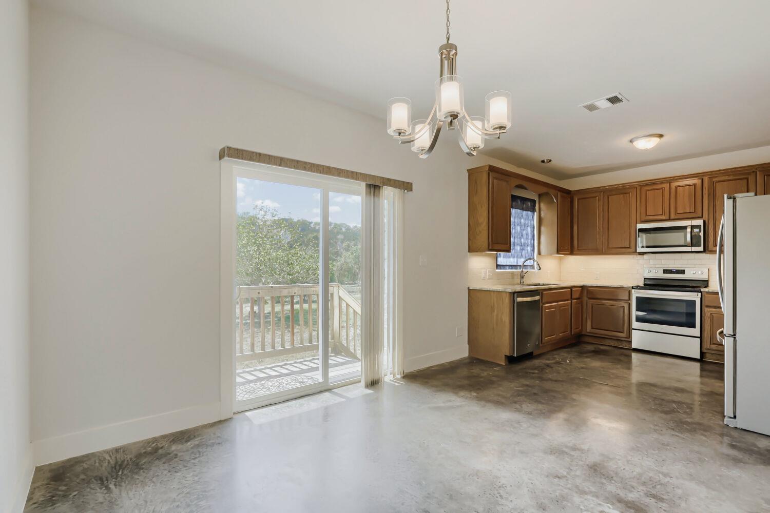 20401 Siesta Shores Dr, Spicewood, TX 78669