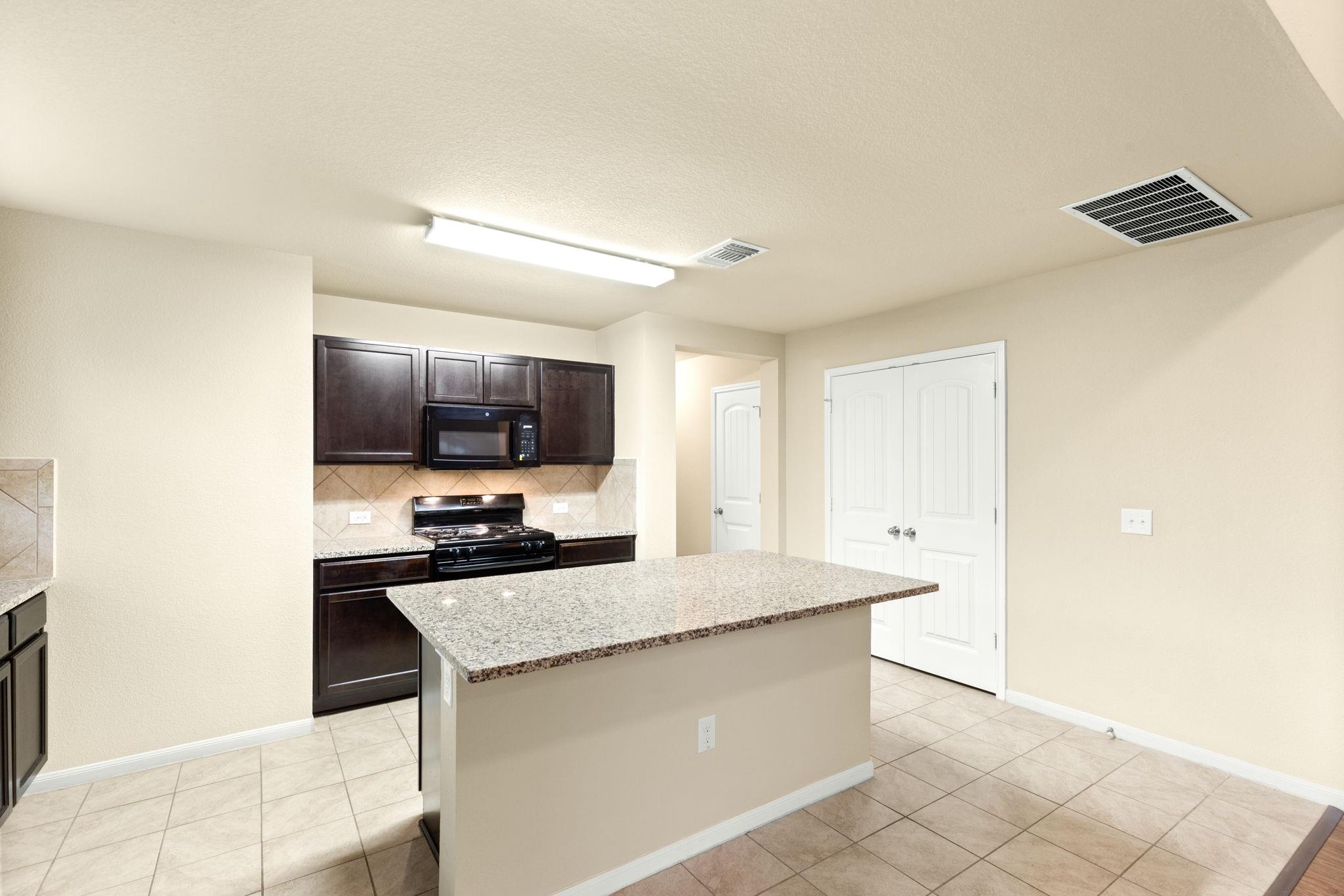 609 Topaz Ln, Leander, TX 78641