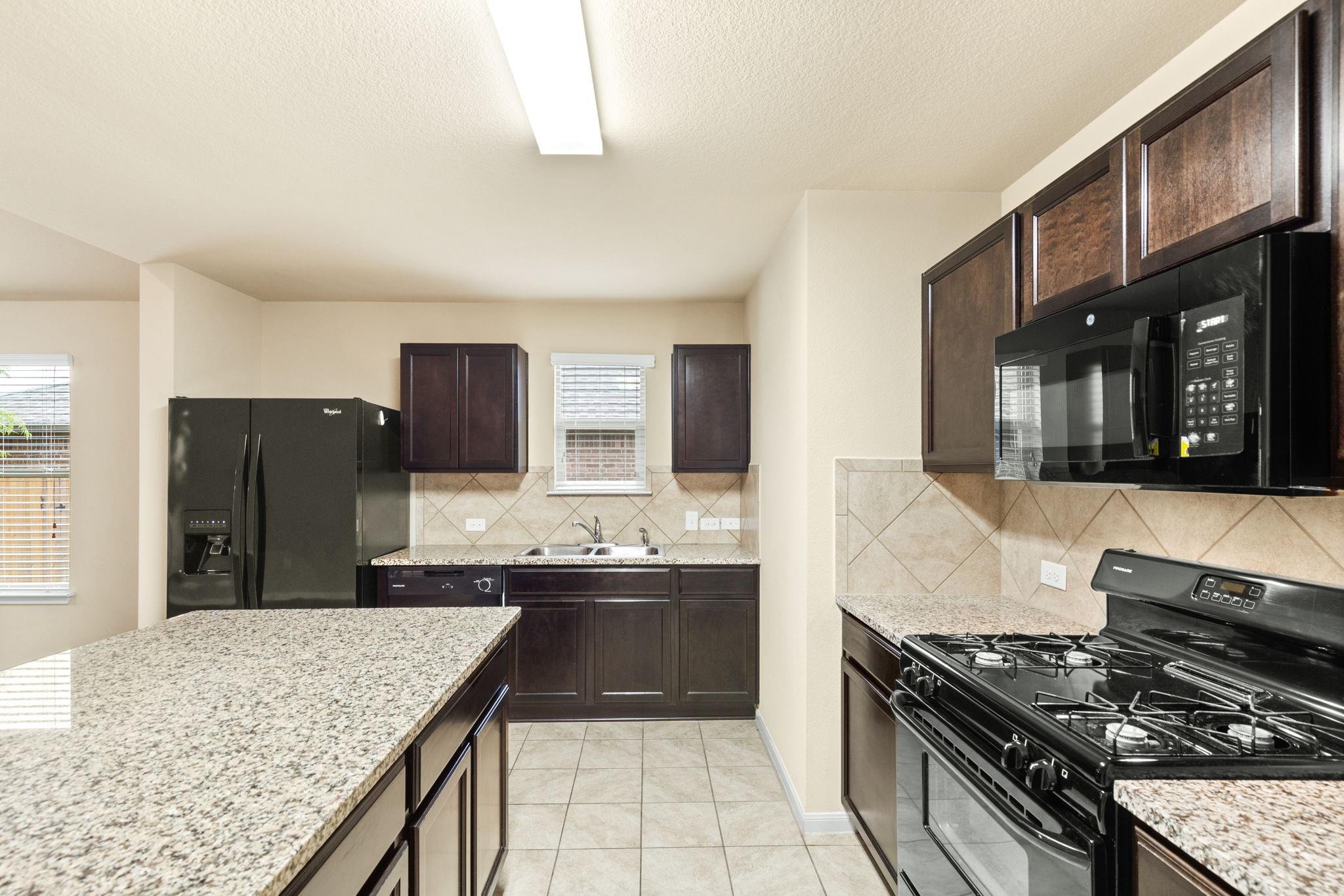 609 Topaz Ln, Leander, TX 78641