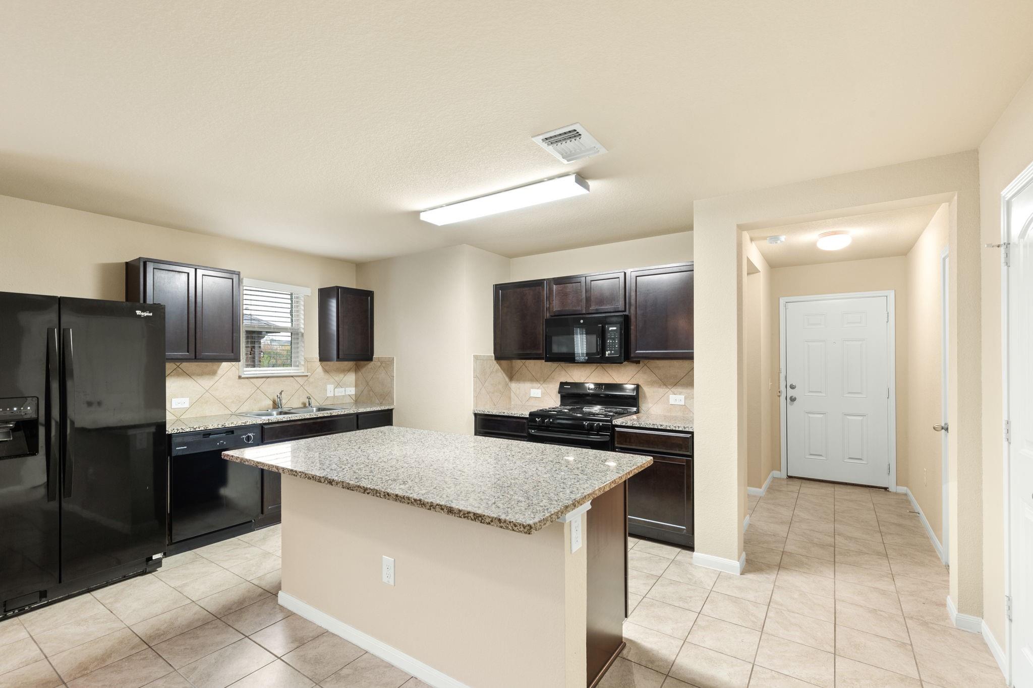 609 Topaz Ln, Leander, TX 78641