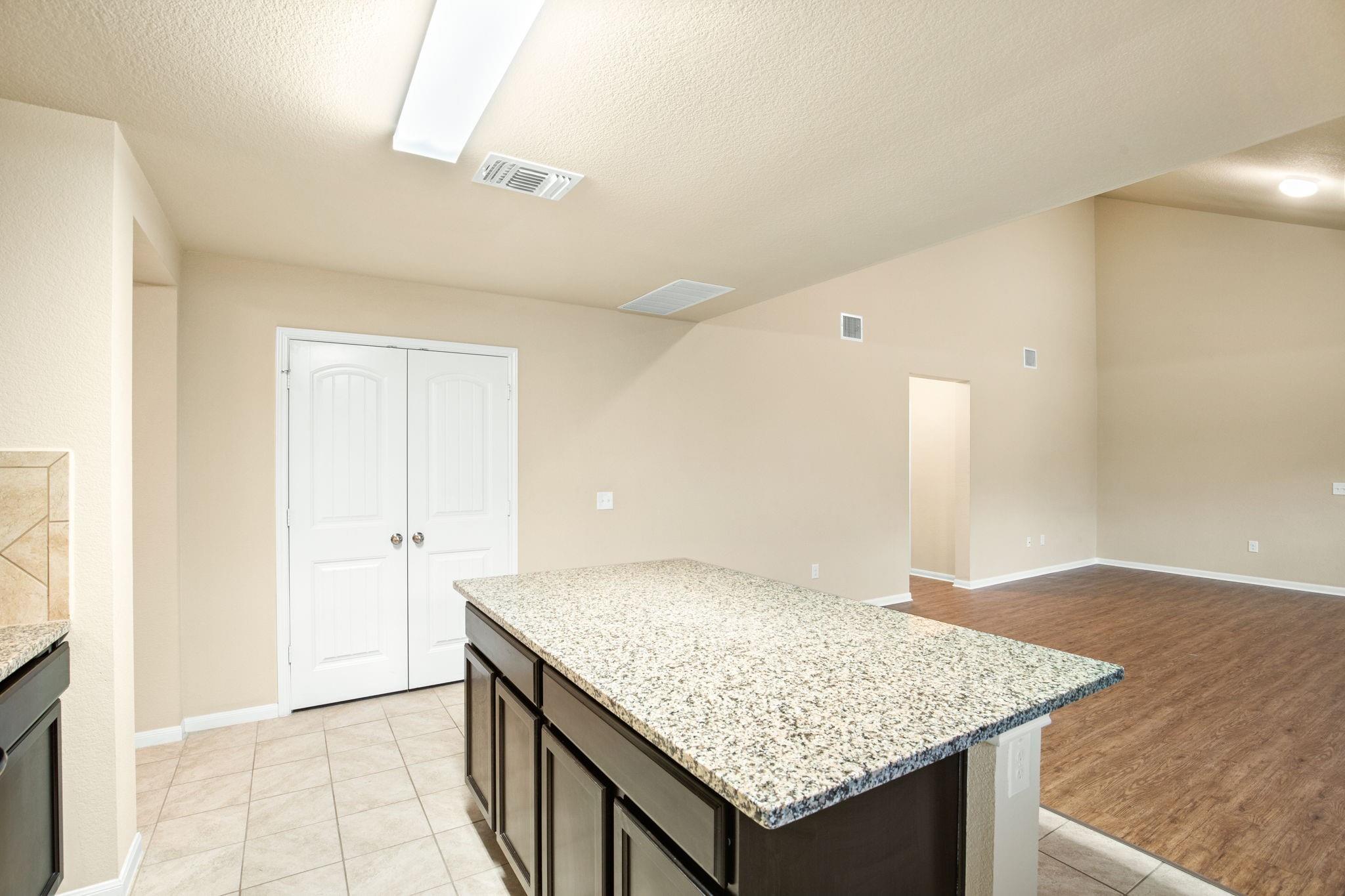 609 Topaz Ln, Leander, TX 78641