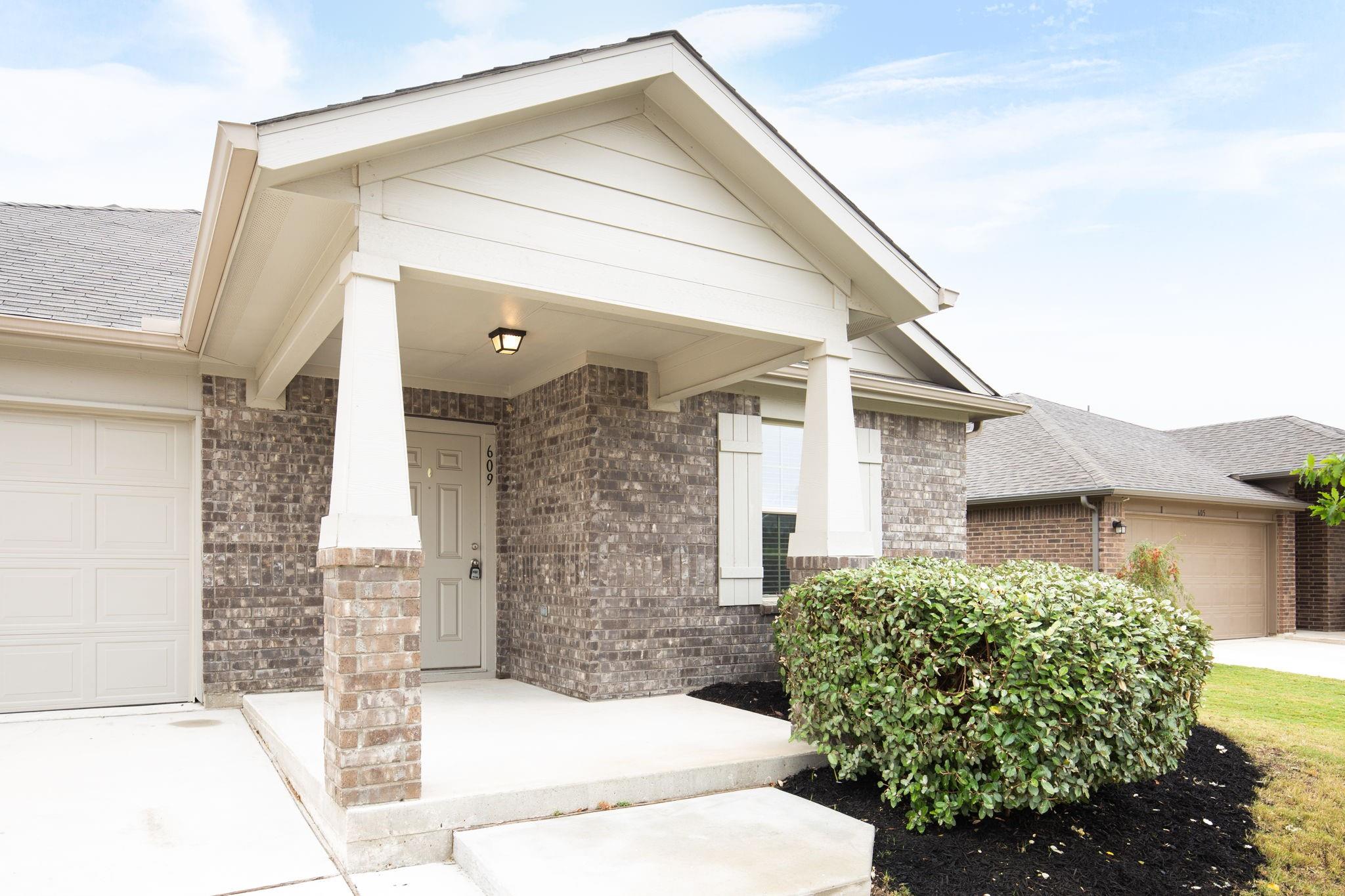 609 Topaz Ln, Leander, TX 78641