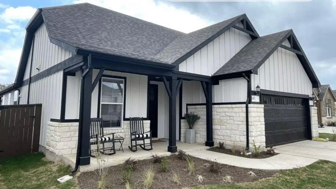 145 Slenderleaf Dr, Marble Falls, TX 78654