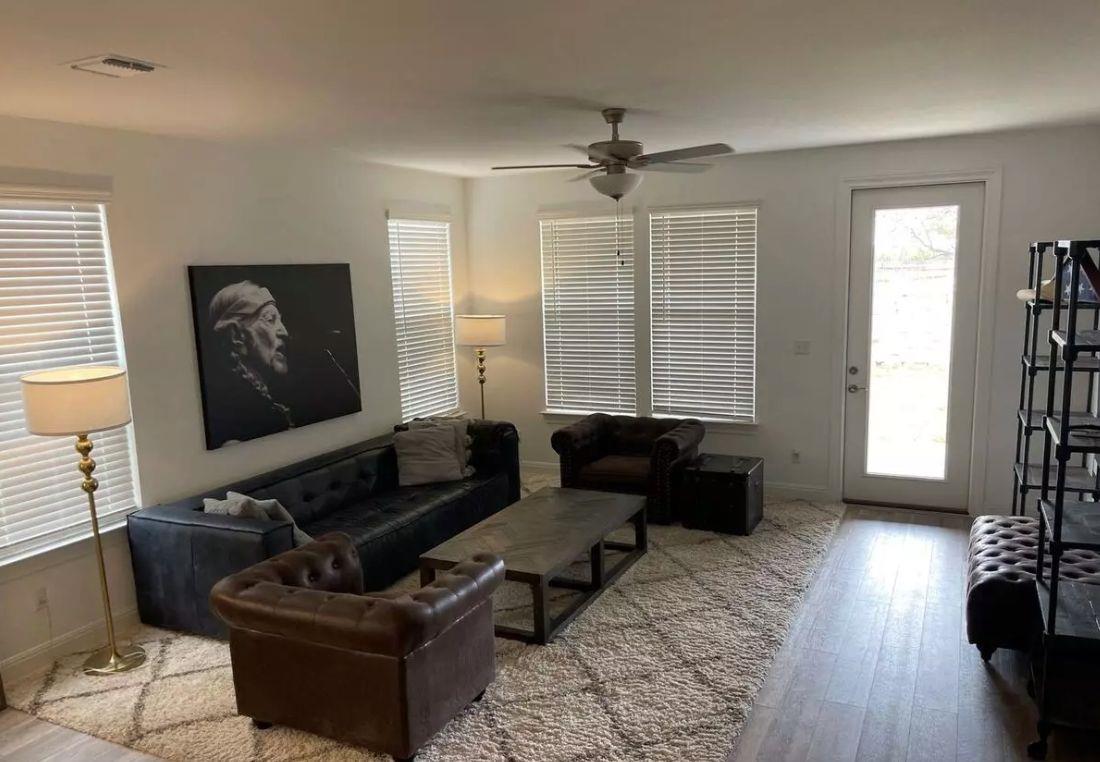 145 Slenderleaf Dr, Marble Falls, TX 78654