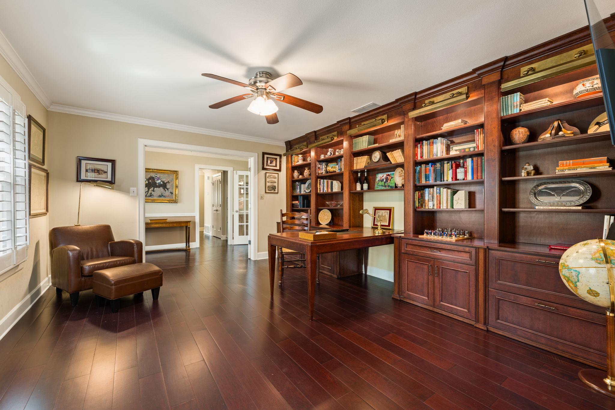 4216 Tallowood Dr, Austin, TX 78731