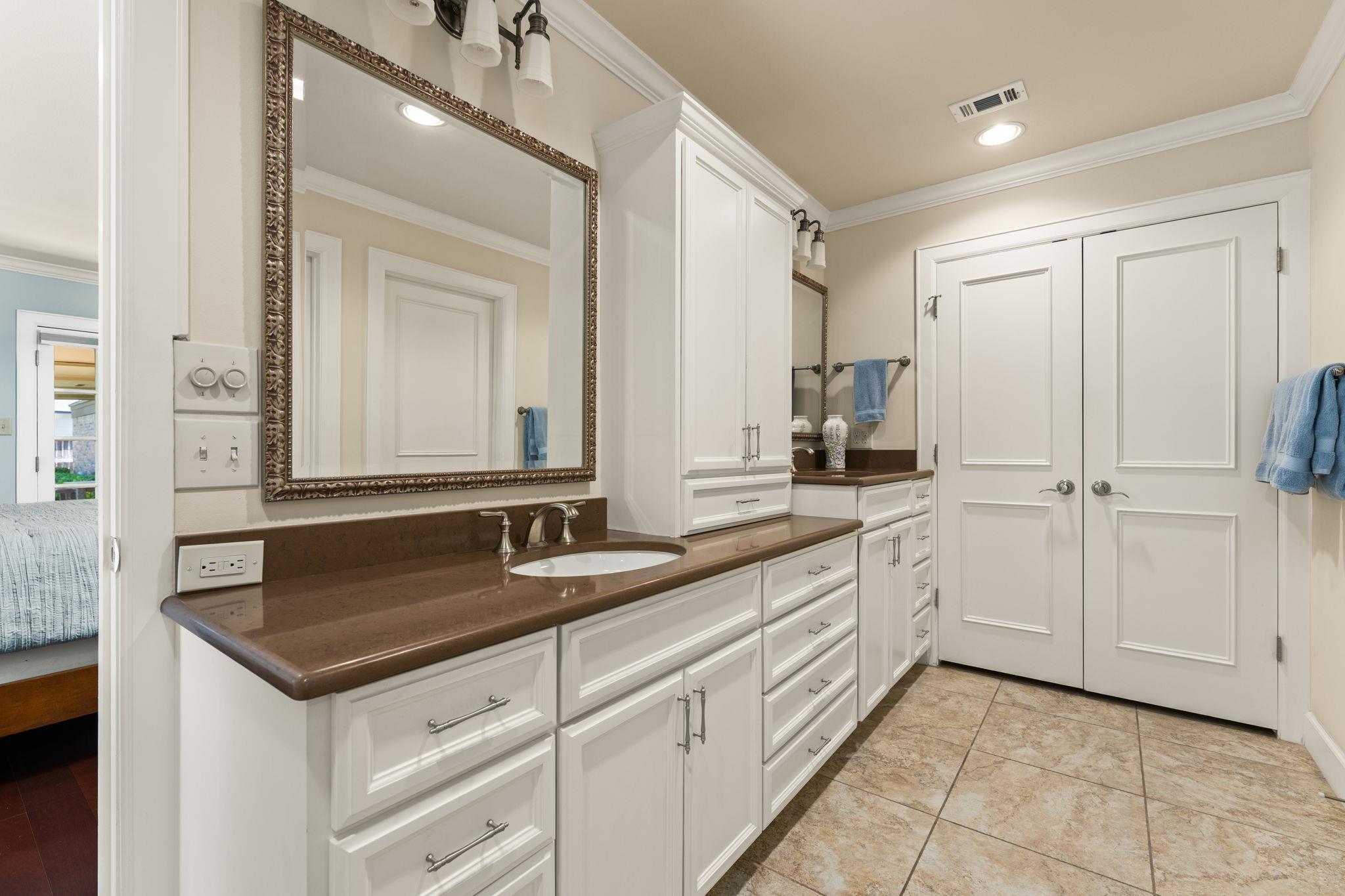 4216 Tallowood Dr, Austin, TX 78731