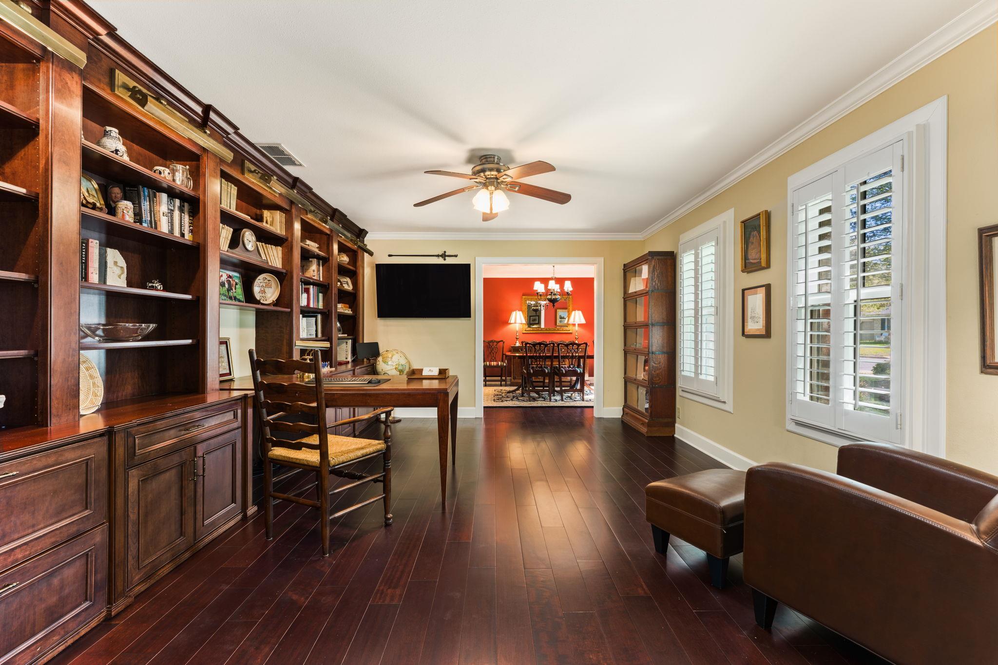 4216 Tallowood Dr, Austin, TX 78731