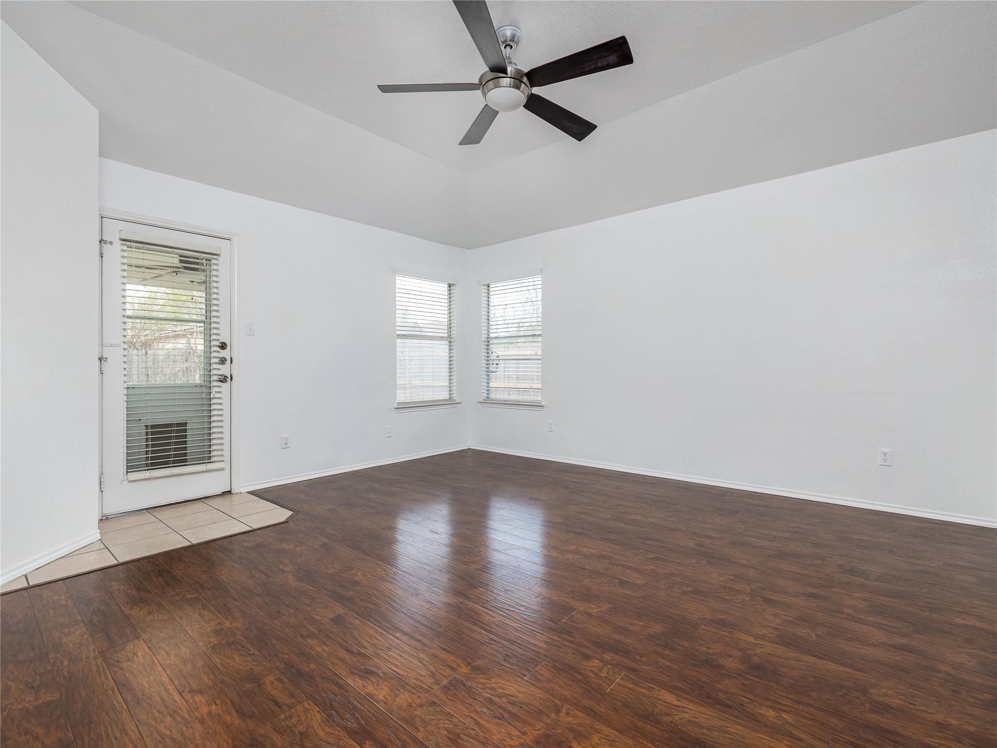 222 Killian Loop, Hutto, TX 78634