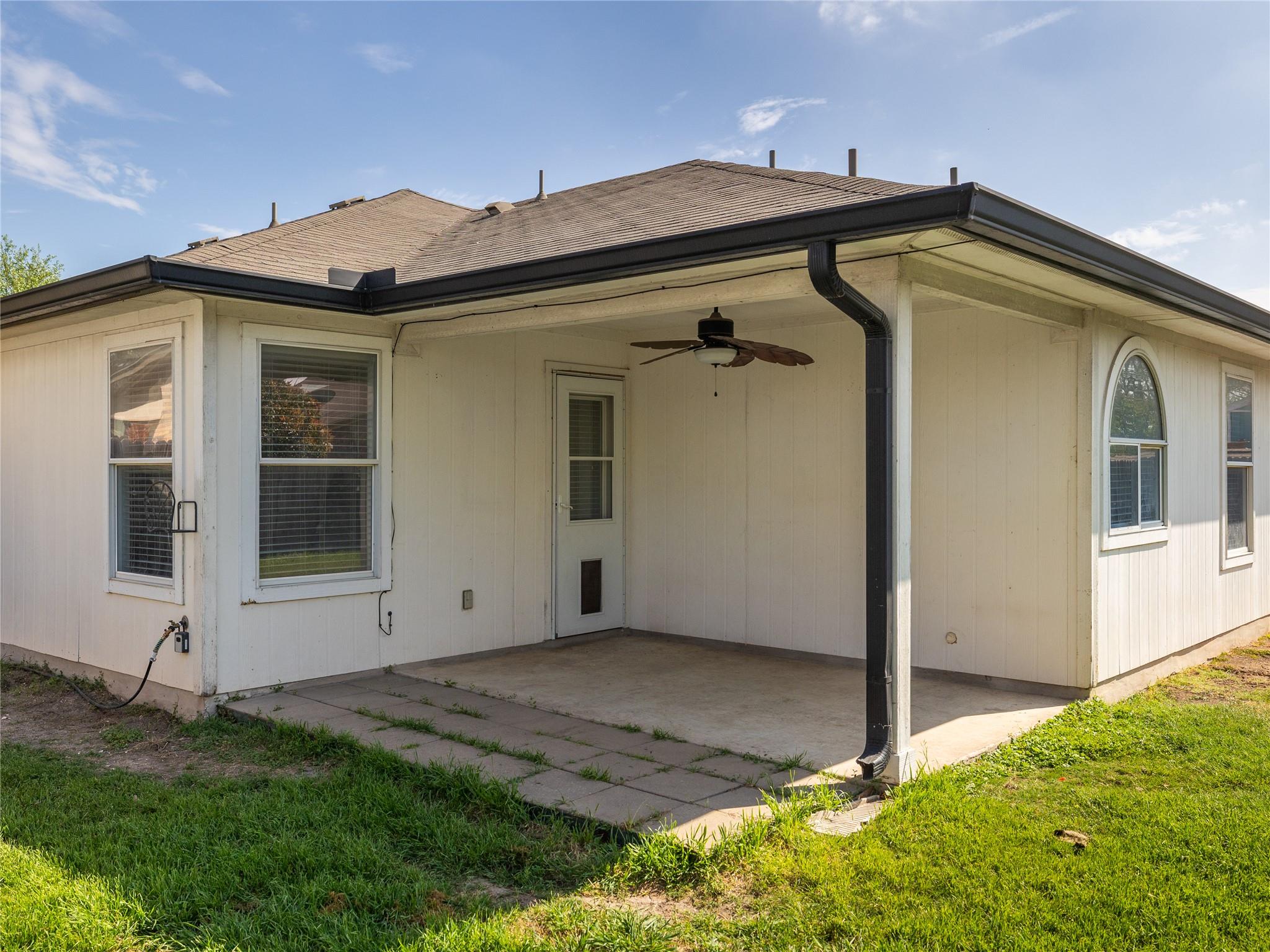 222 Killian Loop, Hutto, TX 78634