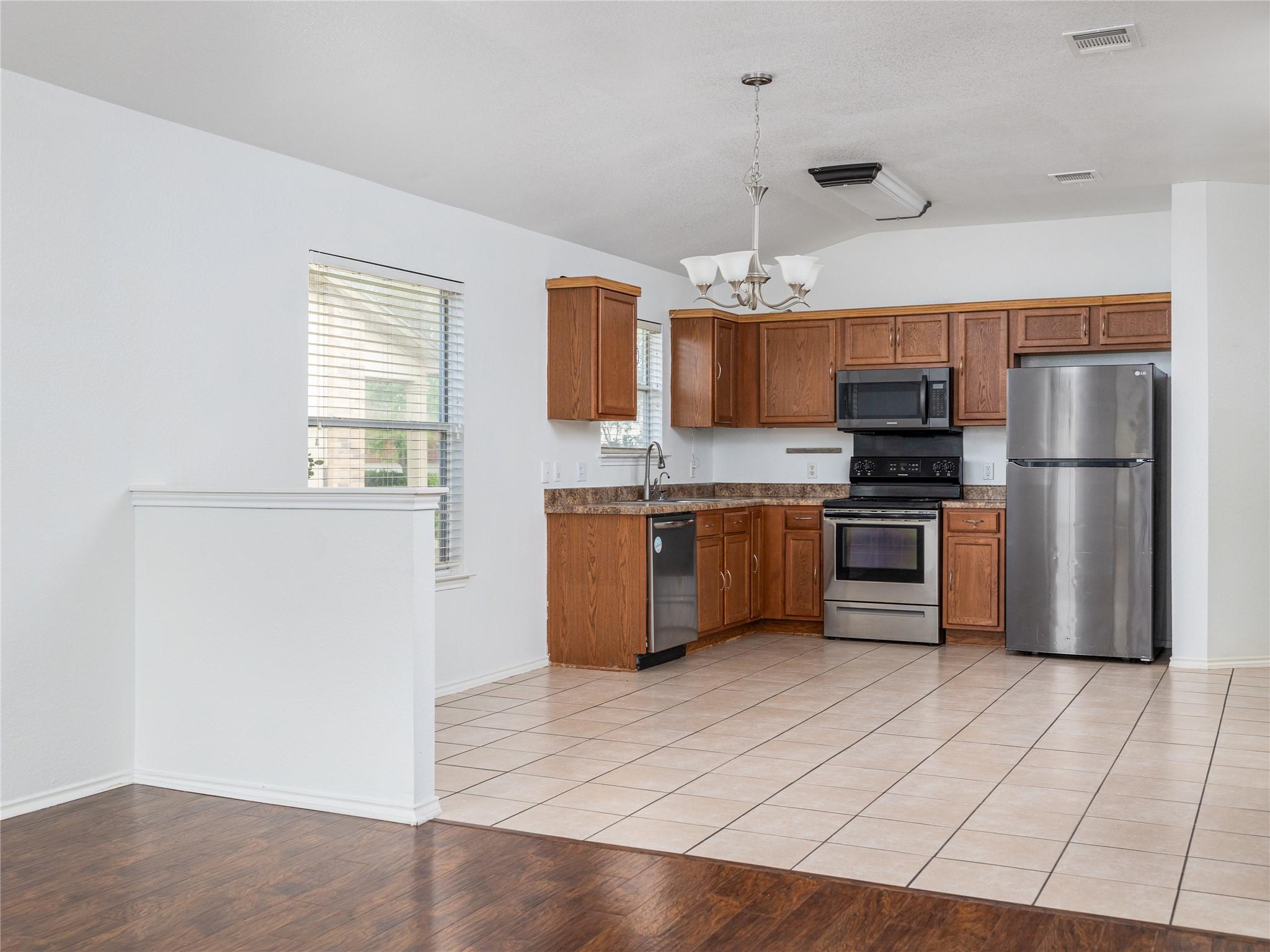 222 Killian Loop, Hutto, TX 78634