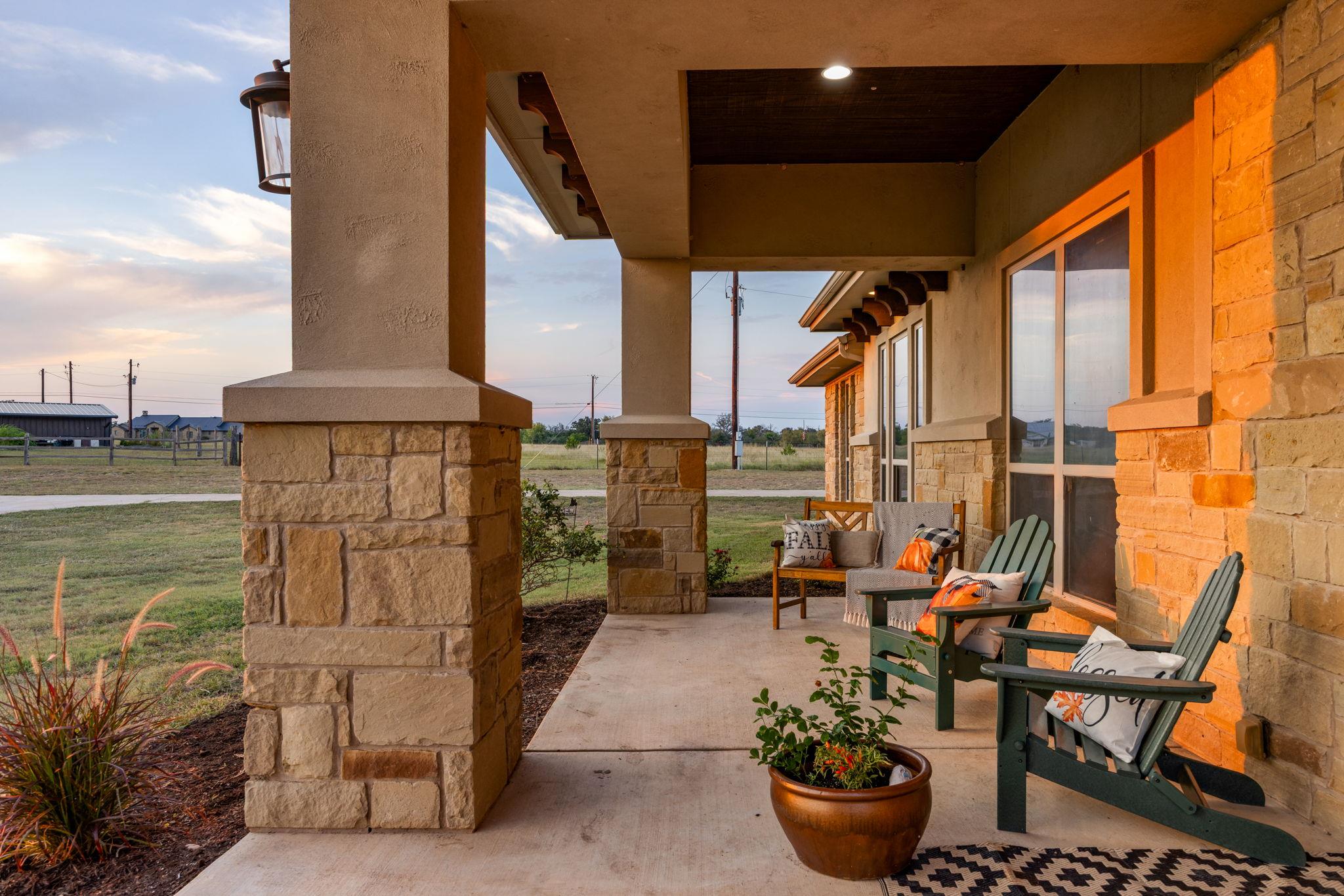 209 Stonehouse Dr, Liberty Hill, TX 78642