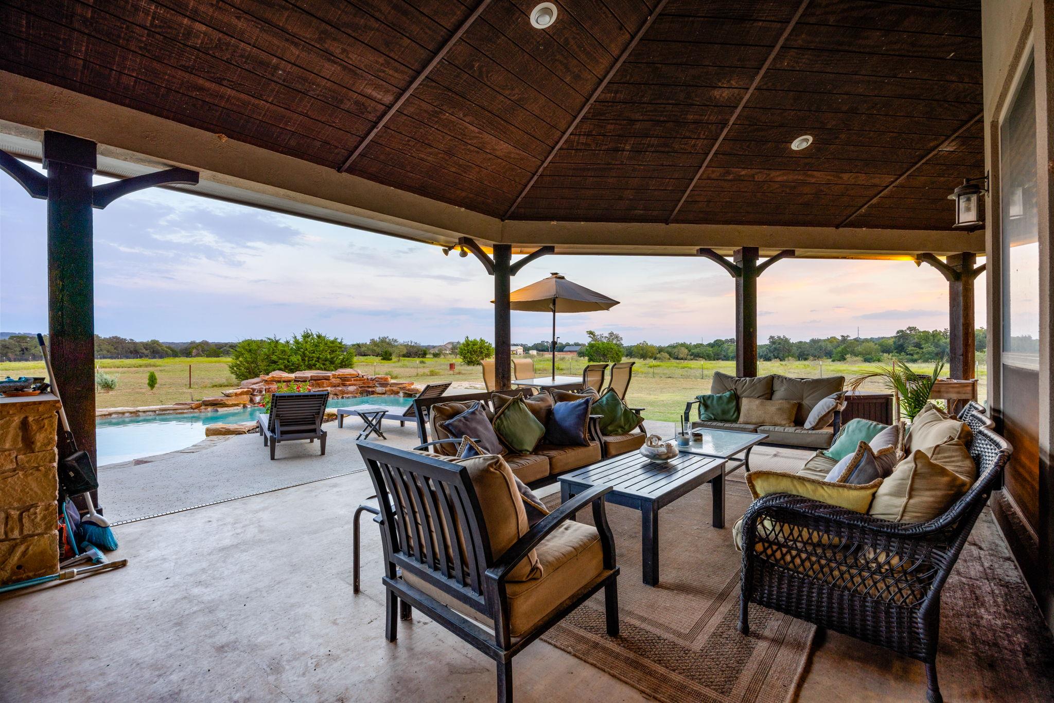 209 Stonehouse Dr, Liberty Hill, TX 78642