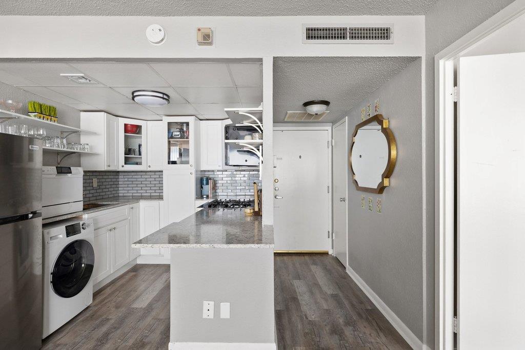 1800 Lavaca St # 207, Austin, TX 78701