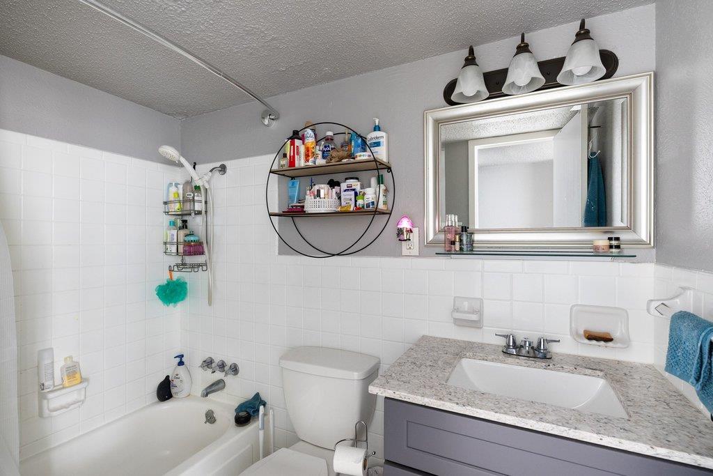 1800 Lavaca St # 207, Austin, TX 78701