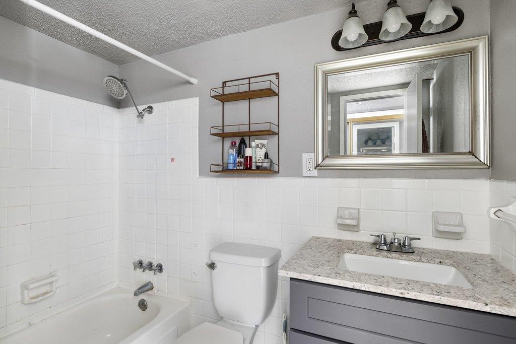 1800 Lavaca St # 207, Austin, TX 78701