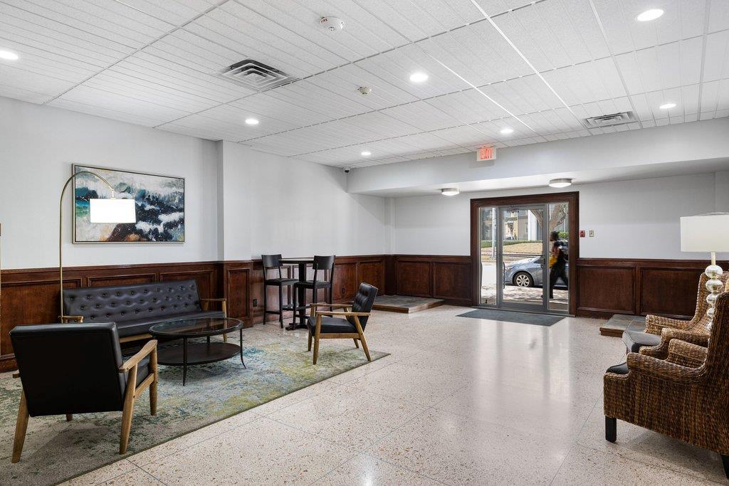 1800 Lavaca St # 207, Austin, TX 78701