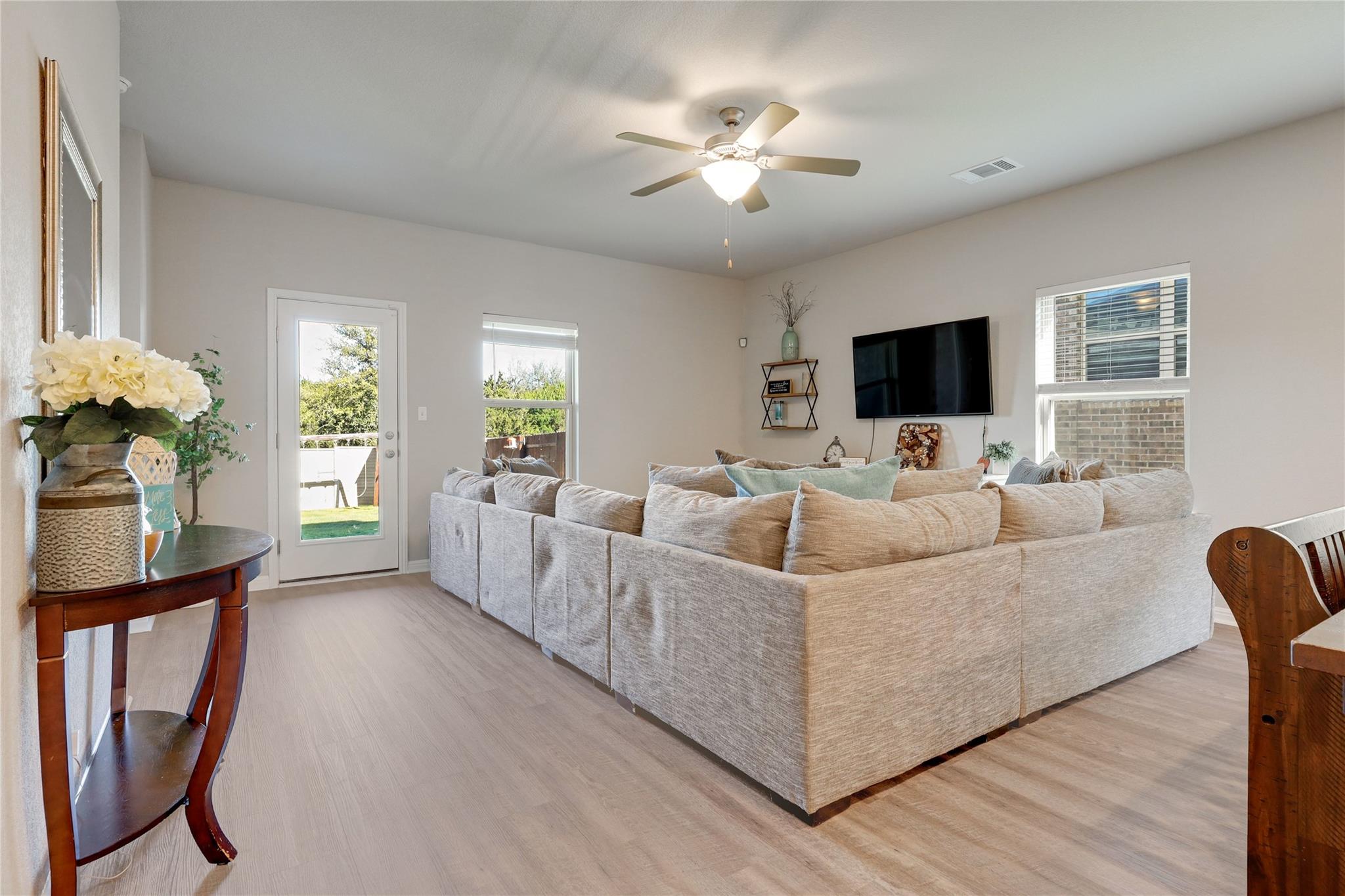 616 Sigourney Way, Leander, TX 78641