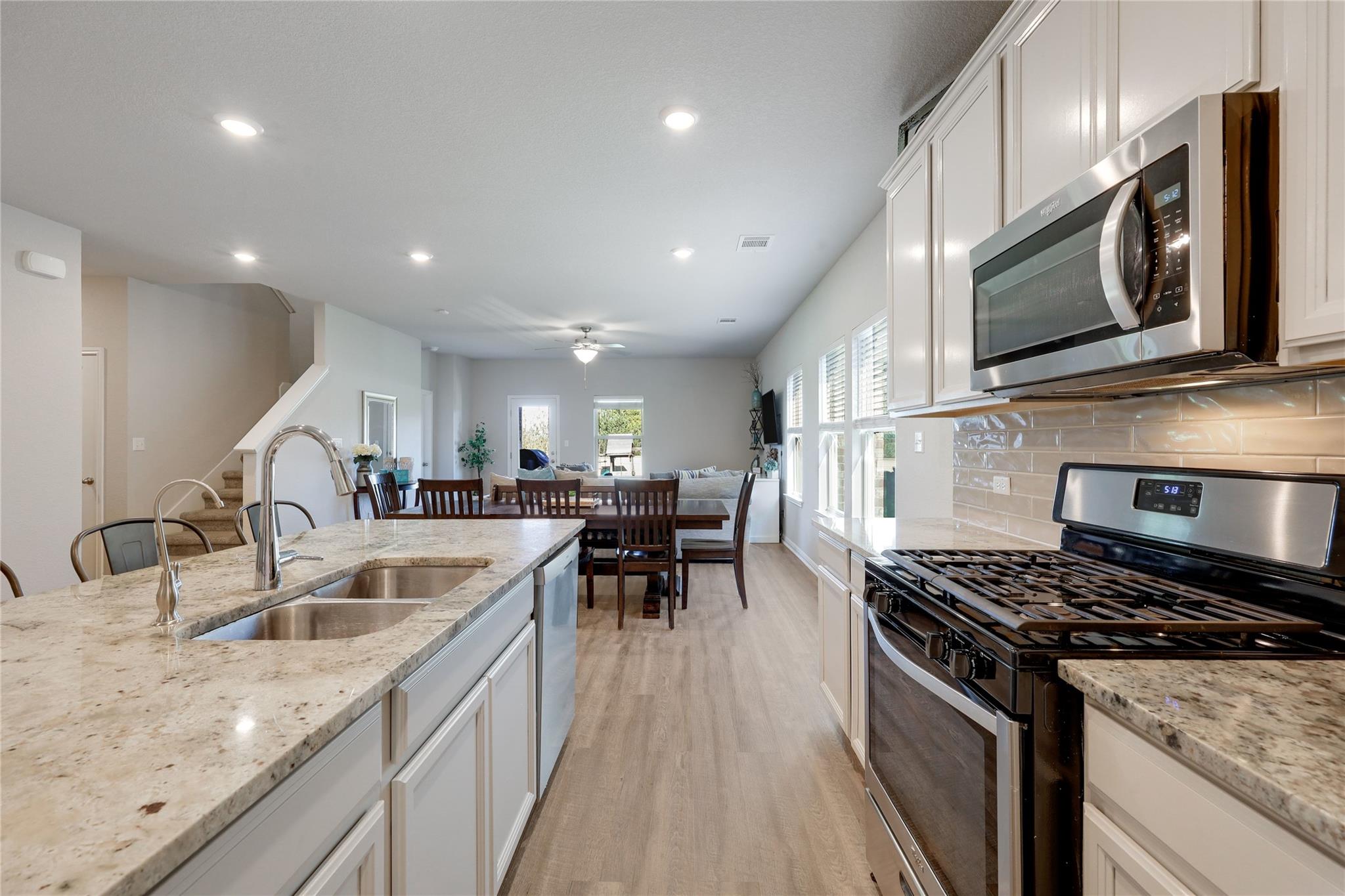 616 Sigourney Way, Leander, TX 78641