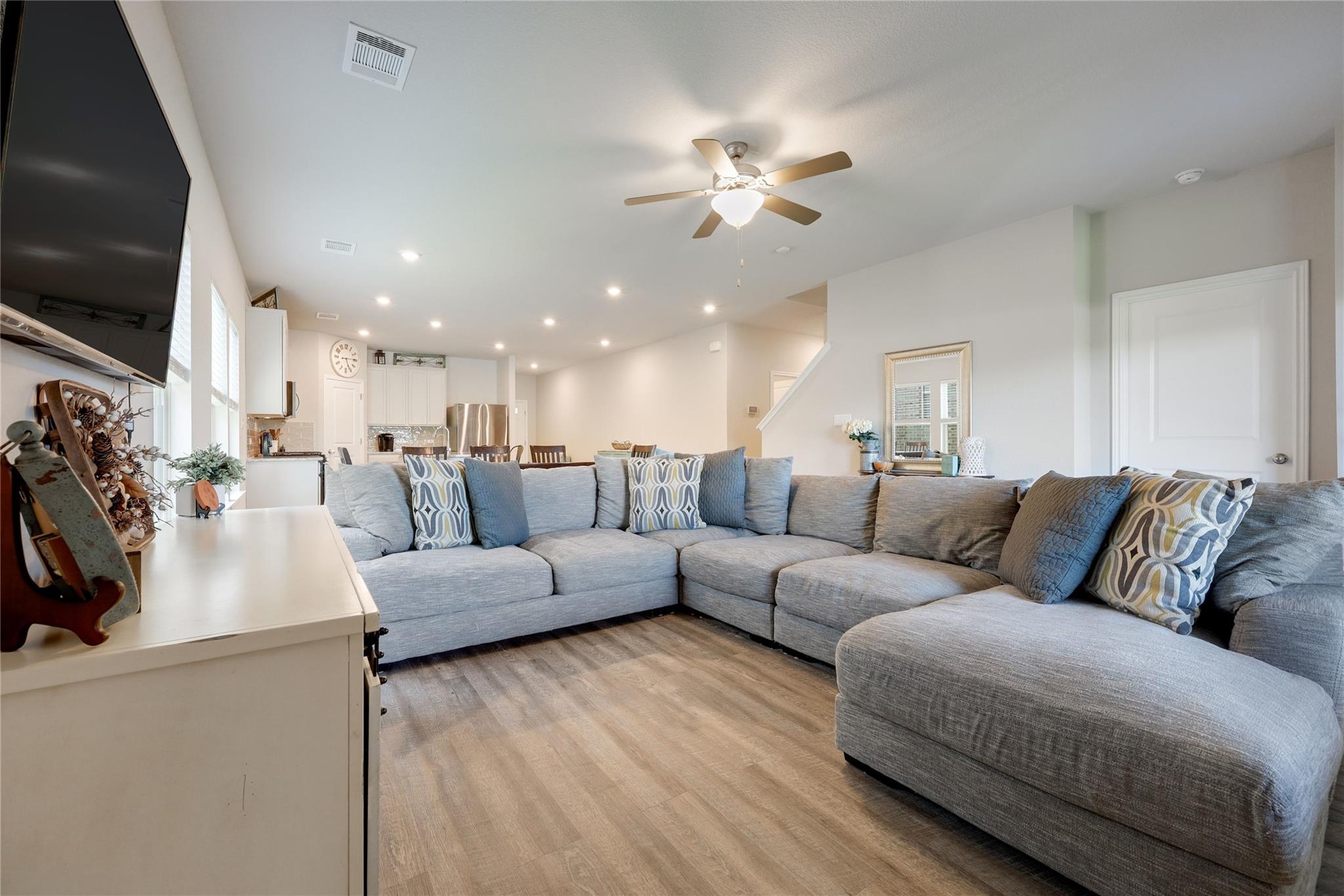 616 Sigourney Way, Leander, TX 78641