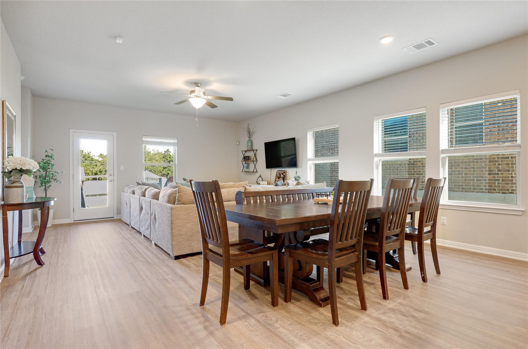 616 Sigourney Way, Leander, TX 78641