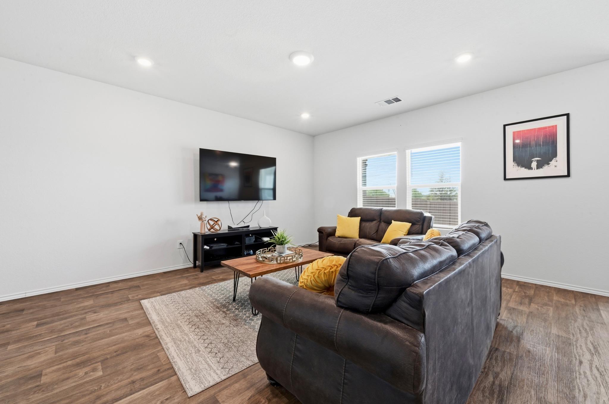 162 Euclid Ln, Kyle, TX 78640