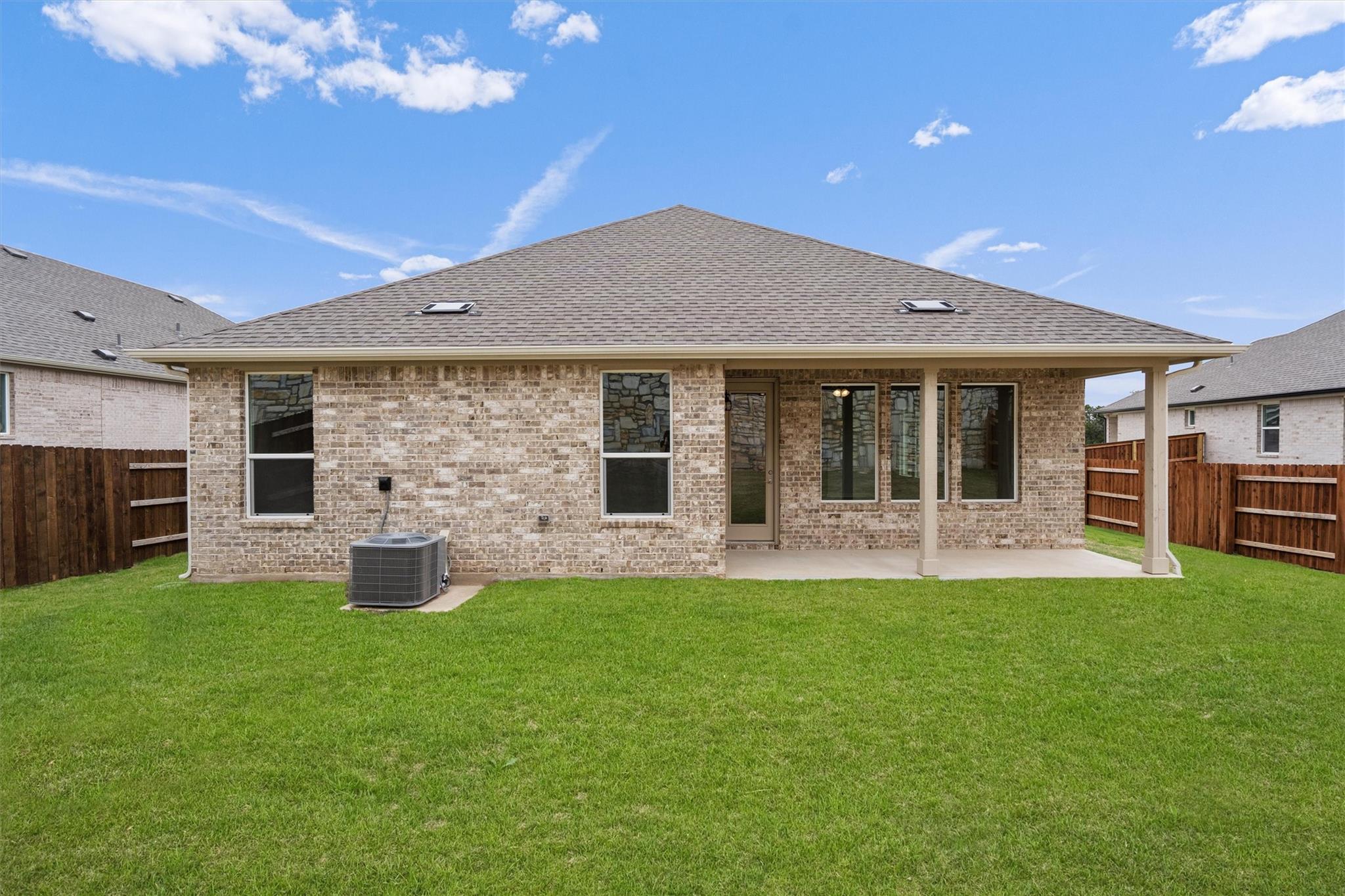 305 Barton Run Dr, Georgetown, TX 78628