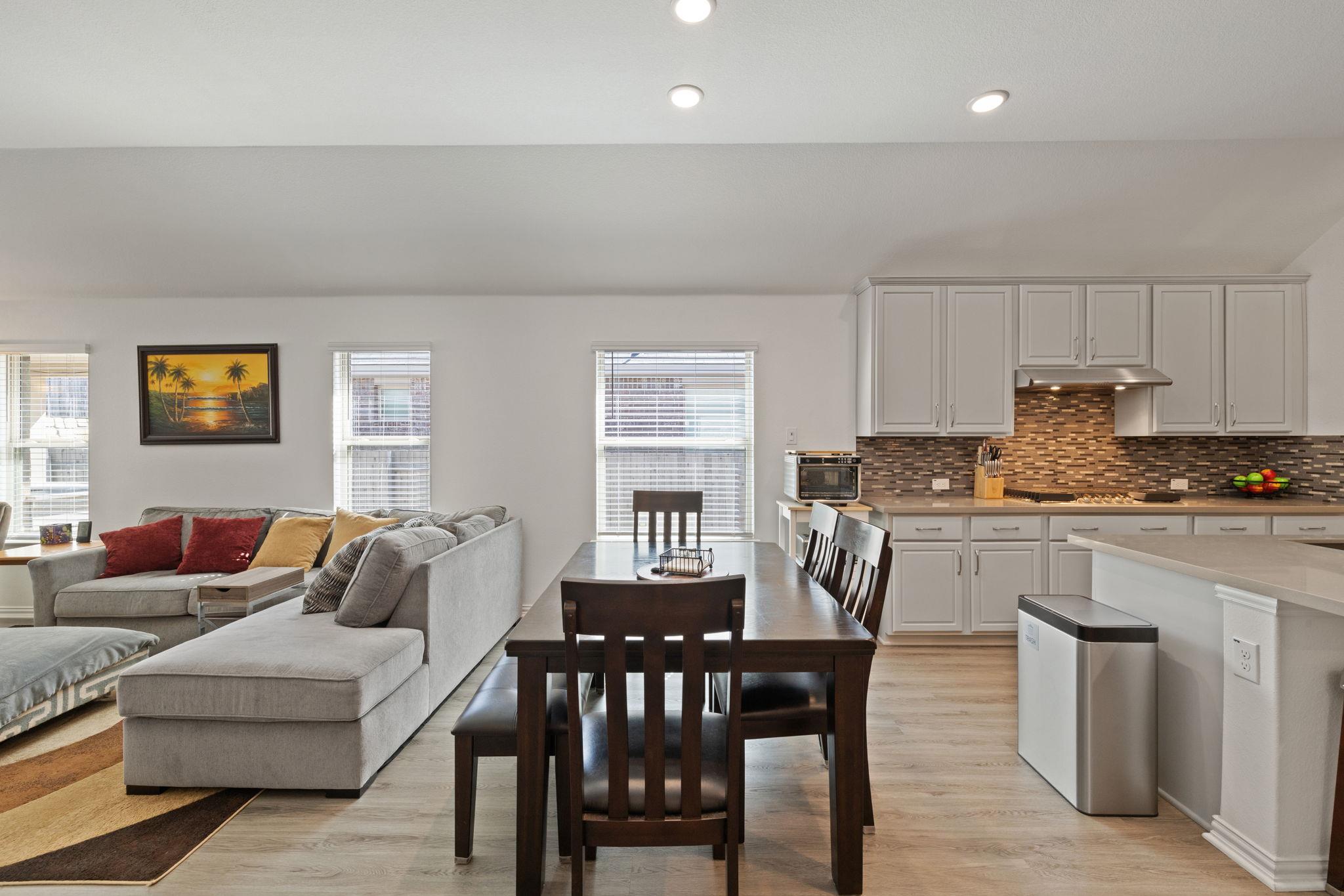 613 Sugar Cane Rd, Buda, TX 78610