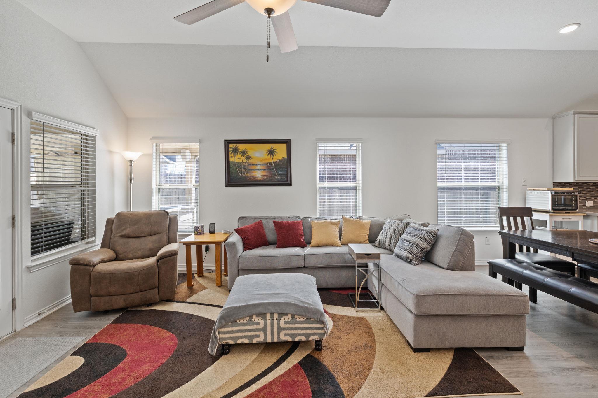 613 Sugar Cane Rd, Buda, TX 78610